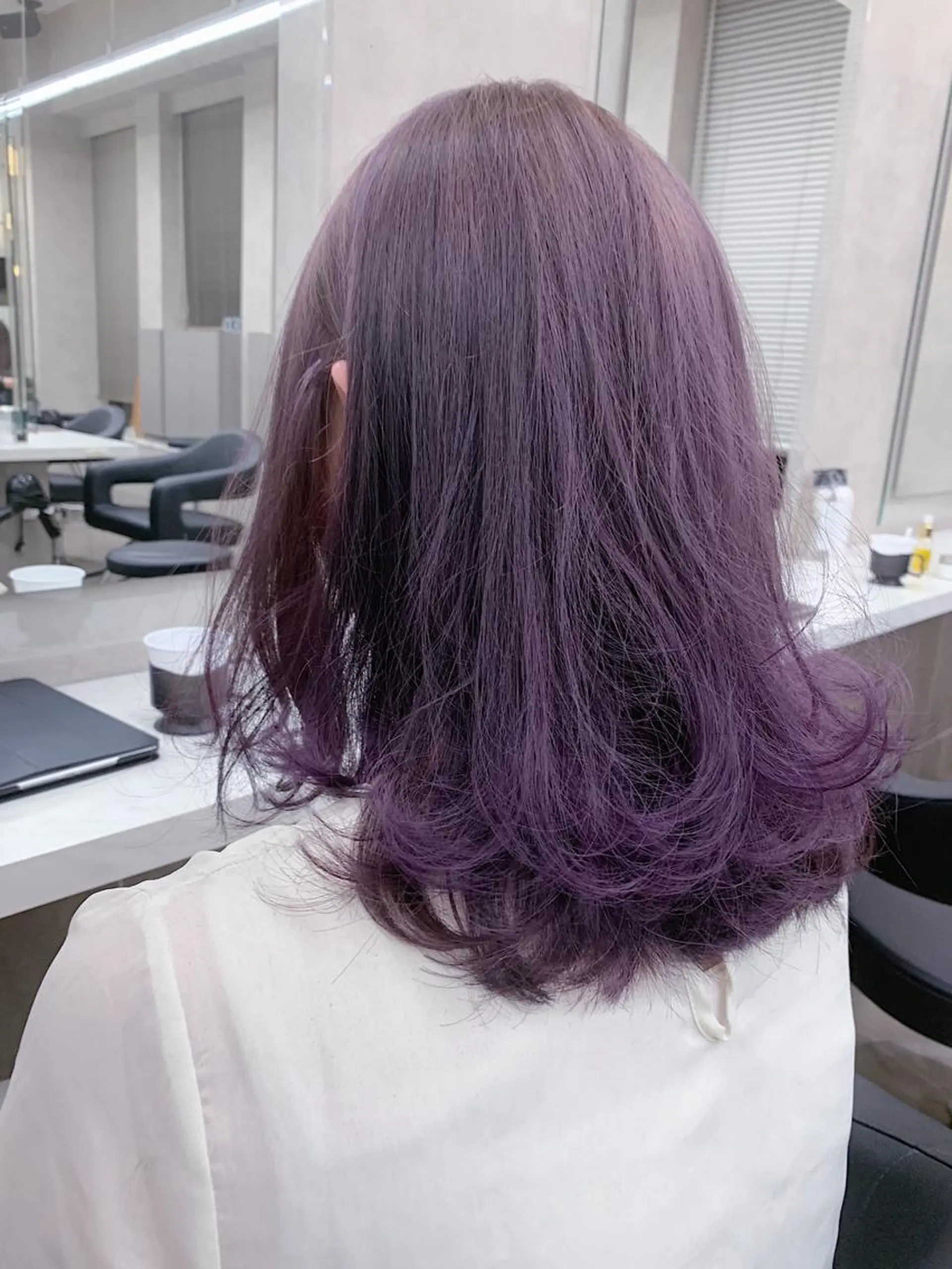 ミディアム カラー ラベンダーカラー ヘアカラー ヘアセット 柔らかbeige モトキのヘアスタイル