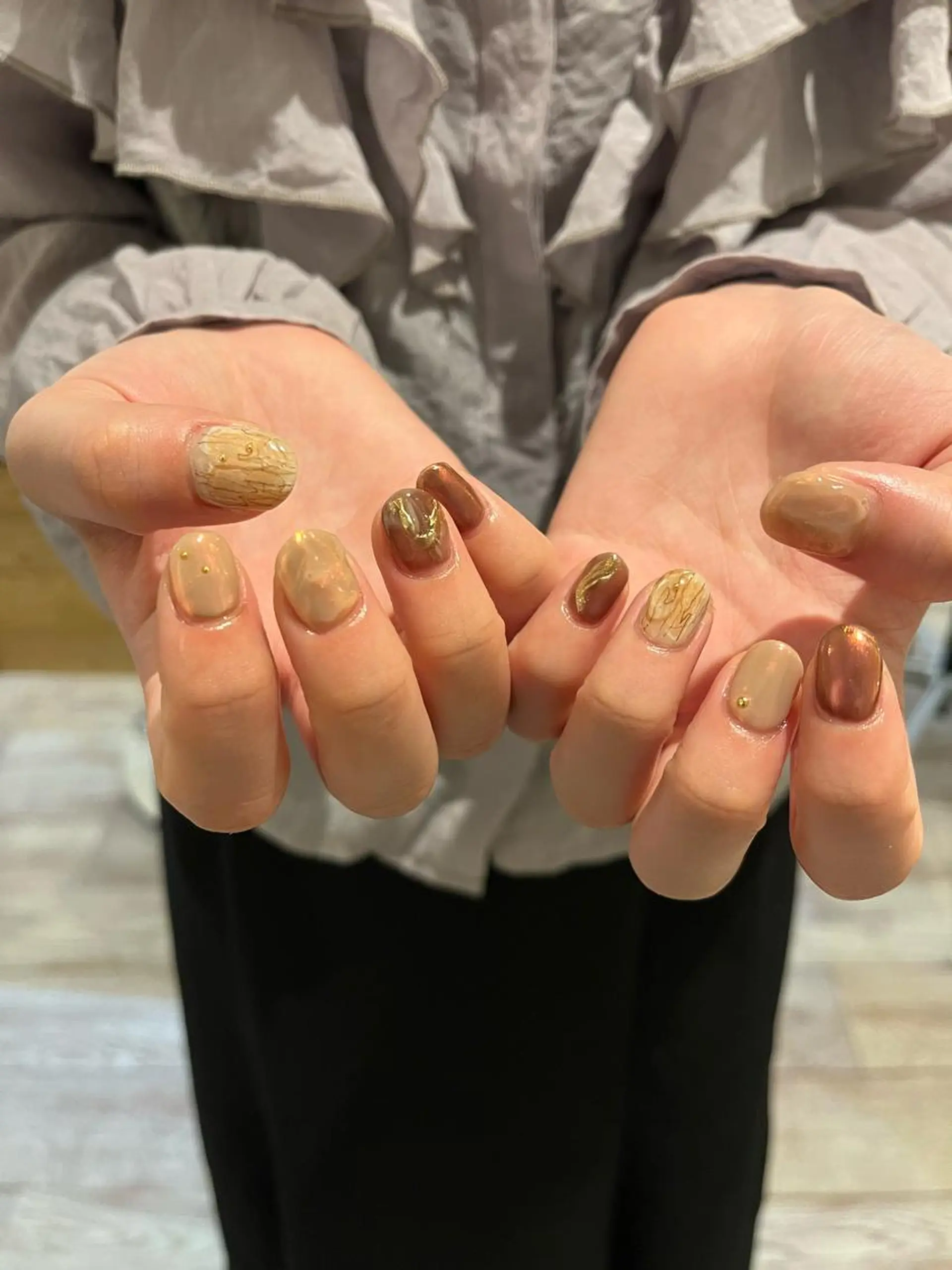 ネイル ハンドネイル une／YUKINA 🫧大人nuanceのネイルデザイン