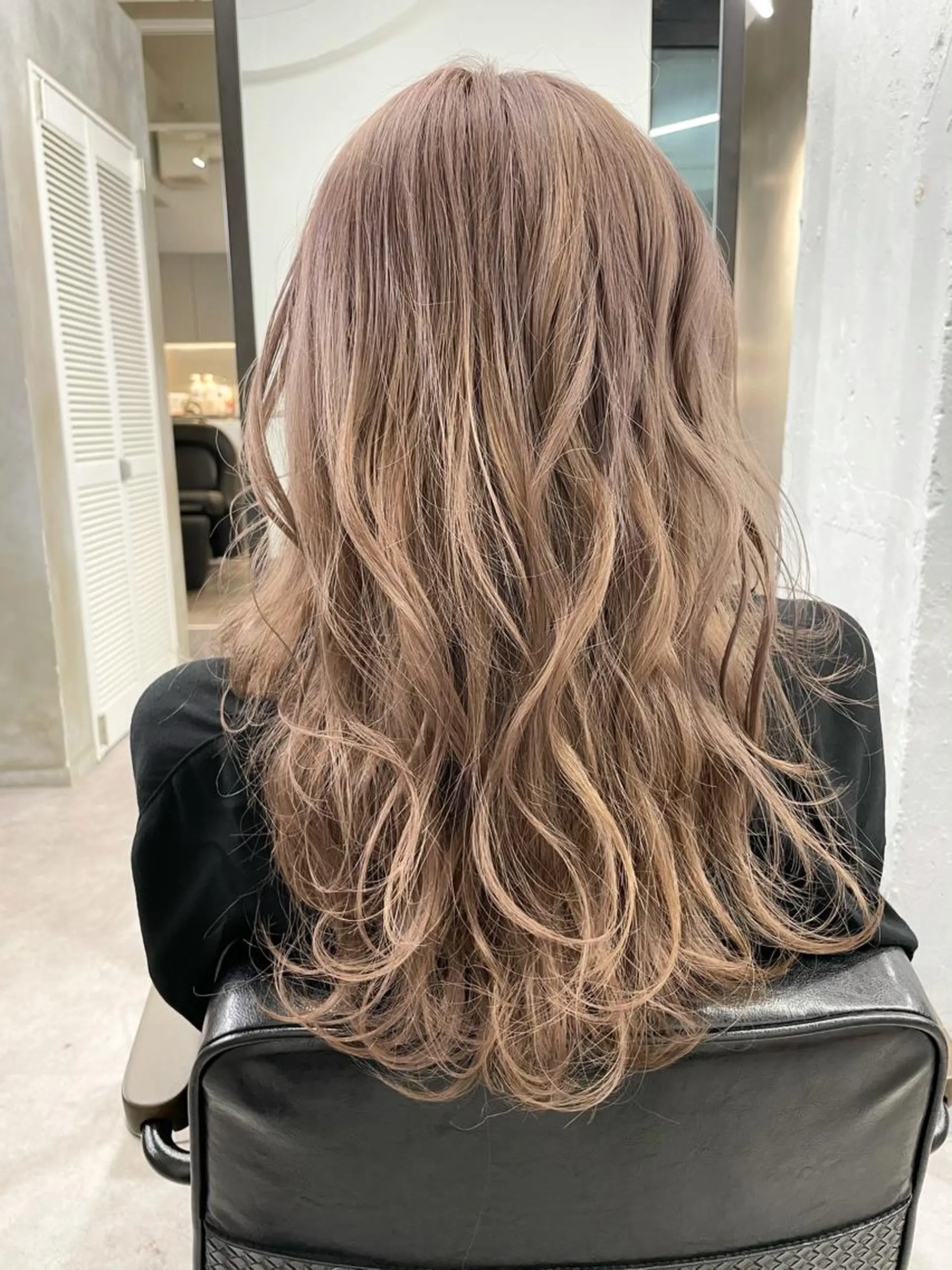 セミロング ヘアカラー 色気レイヤー& ショートはお任せ🌟のヘアスタイル