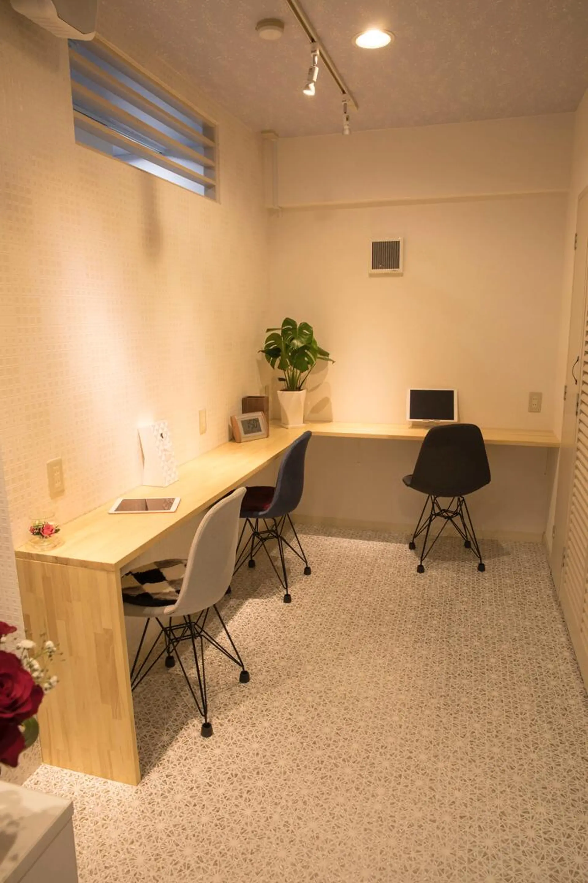 セミロング カラー パーマ ヘアアレンジ ヘアサロン オーファ予約係の眉毛・アイブロウイメージ