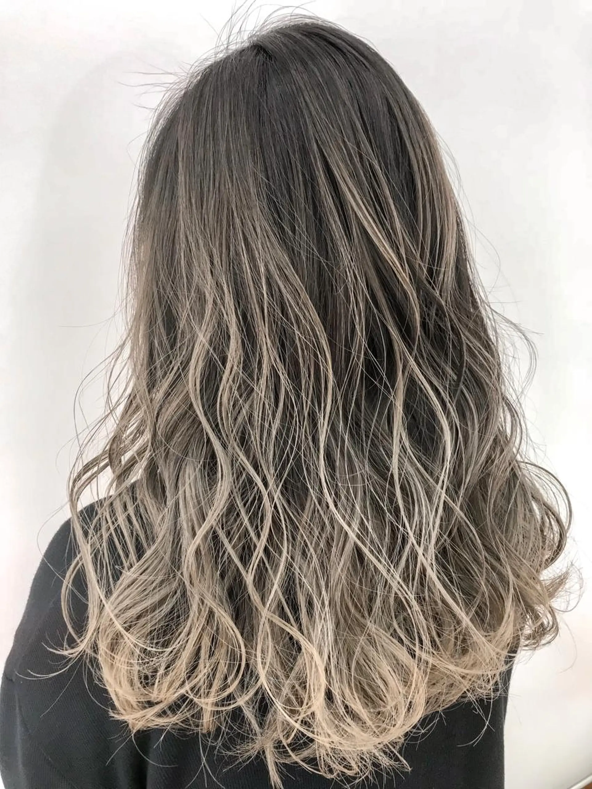 ロング レイヤーカット ヘアカラー トリートメント シアーベージュニスト 🥣大石亜里紗のヘアスタイル