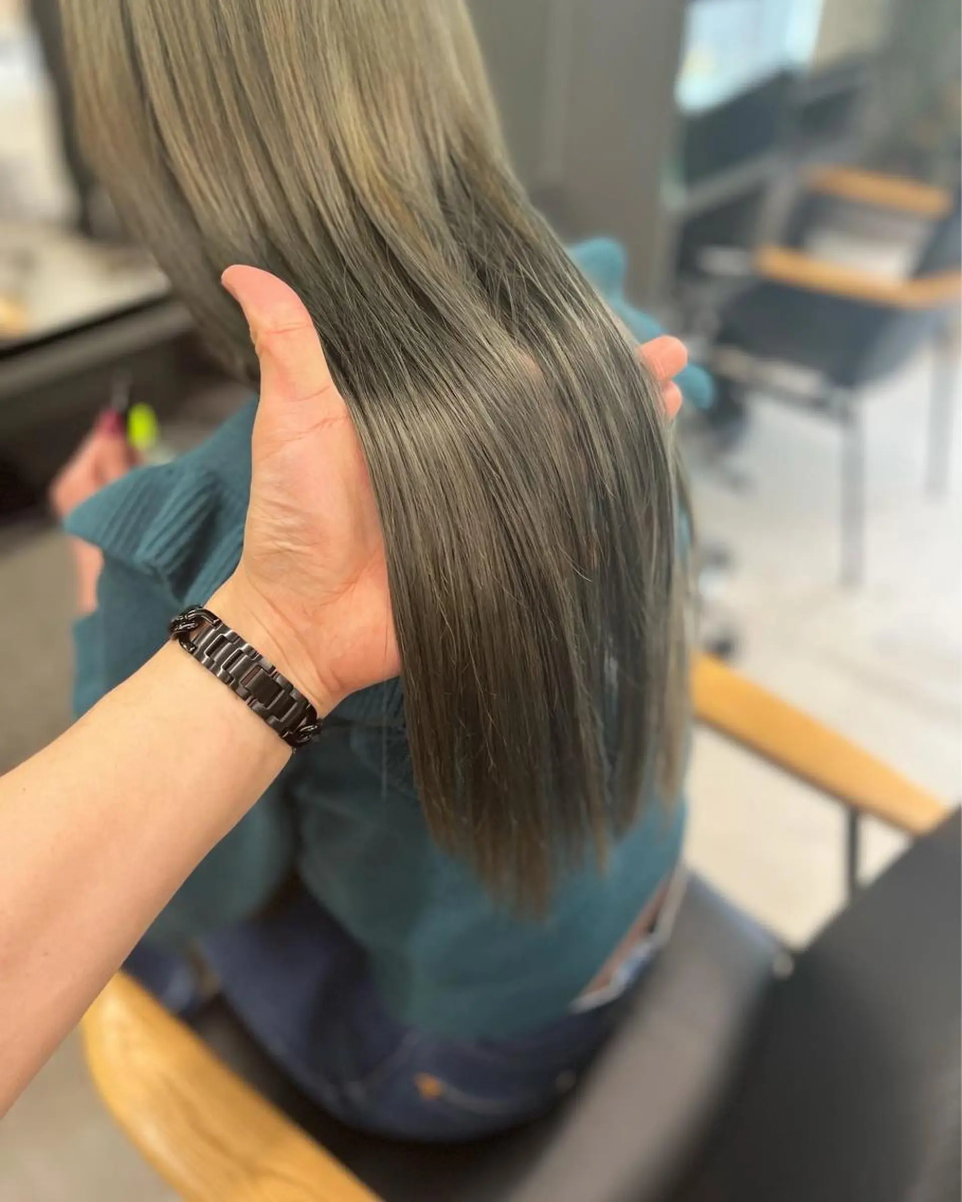 ロング カラー ヘアアレンジ ブリーチ ミント ミントグリーン 誰よりも丁寧なカット 🍀小林輝のヘアスタイル