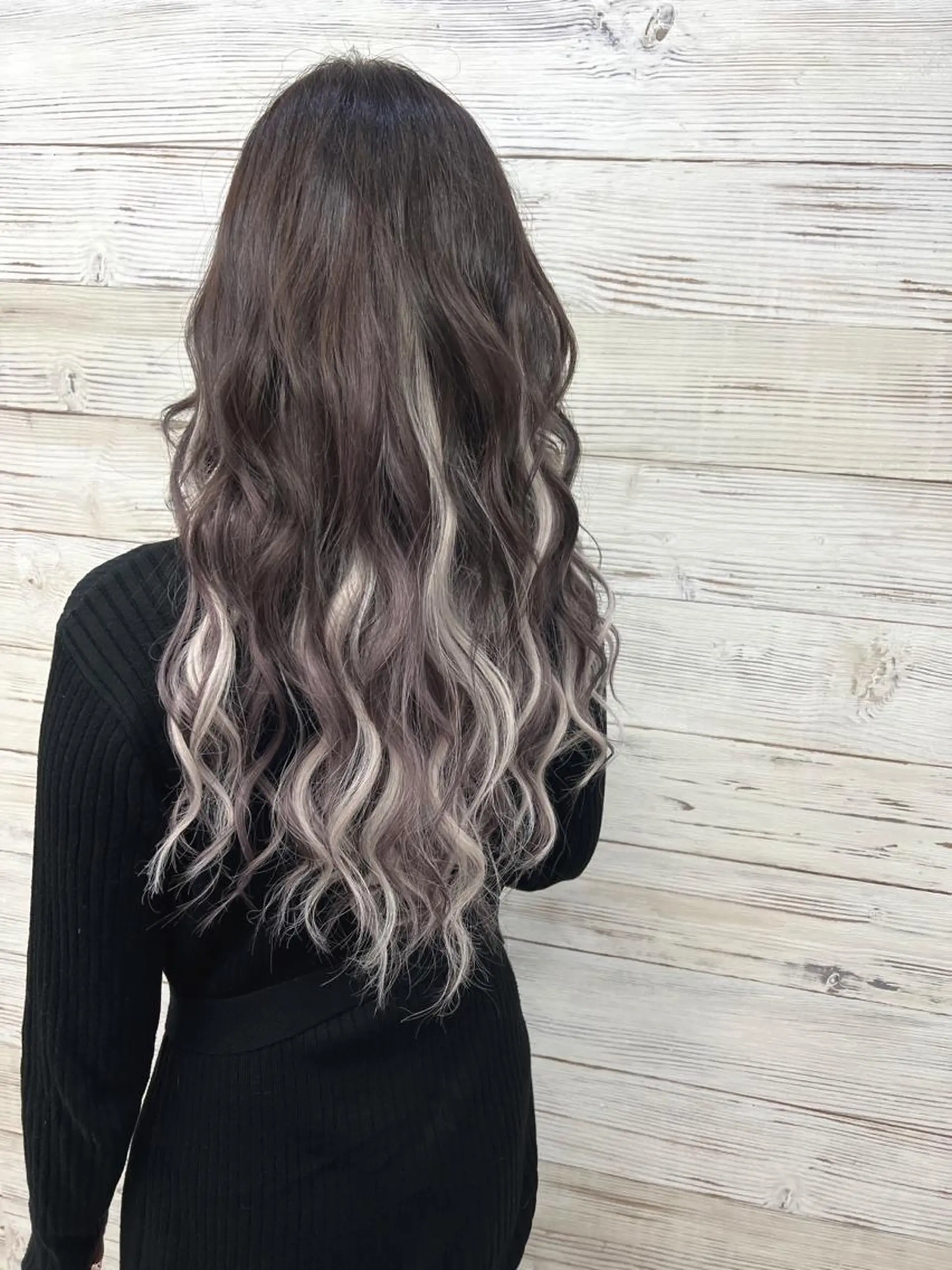 セミロング カラー ヘアアレンジ アッシュ ダークグレー ダークグレージュ ディープラベンダー グラデーションカラー エクステ 枝毛カット＆髪質改善 満足NO.1岡しゃんのヘアスタイル