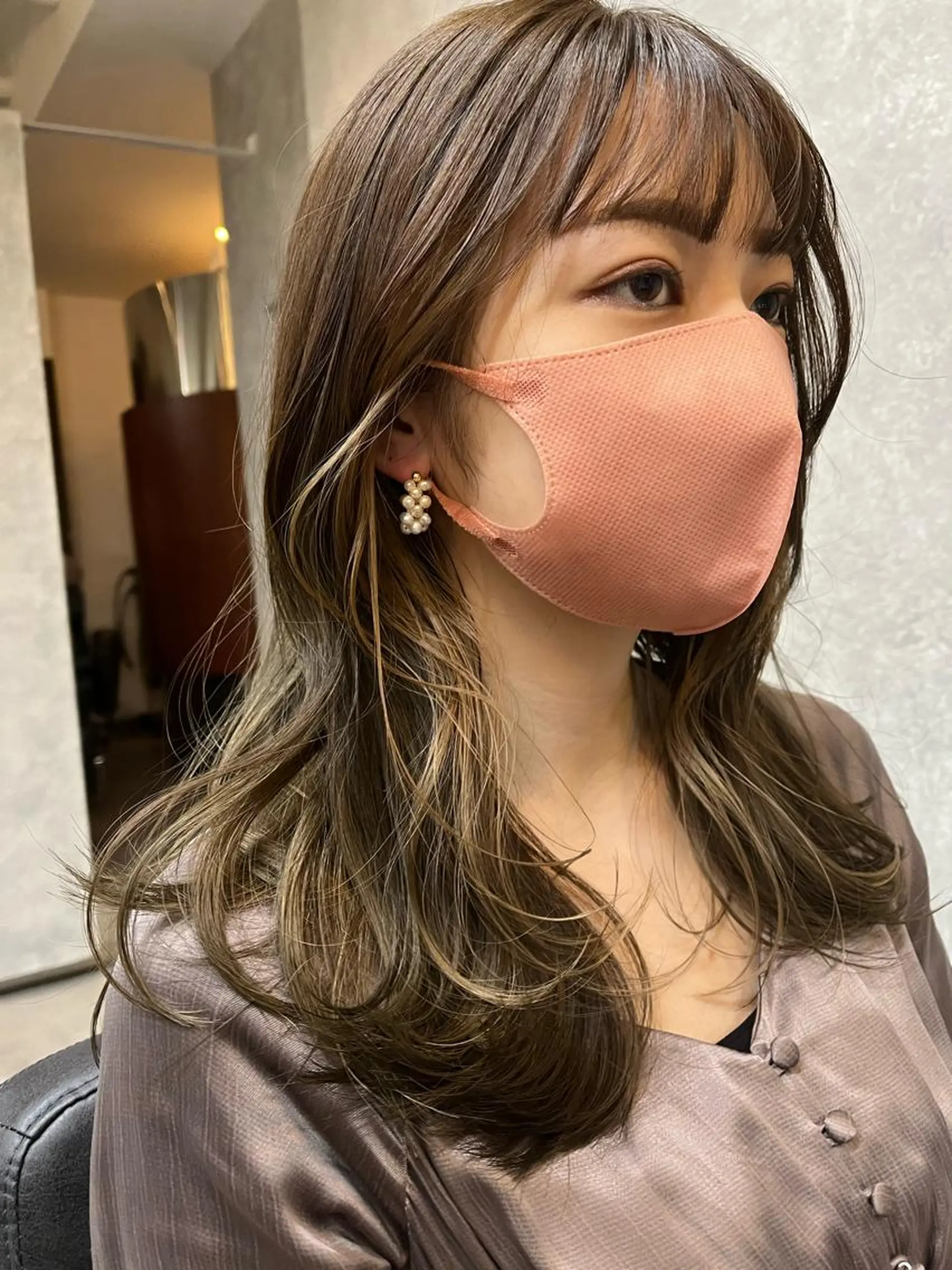 ロング カラー ベージュカラー イヤリングカラー ヘアカラー 細川 夕利亜のヘアスタイル