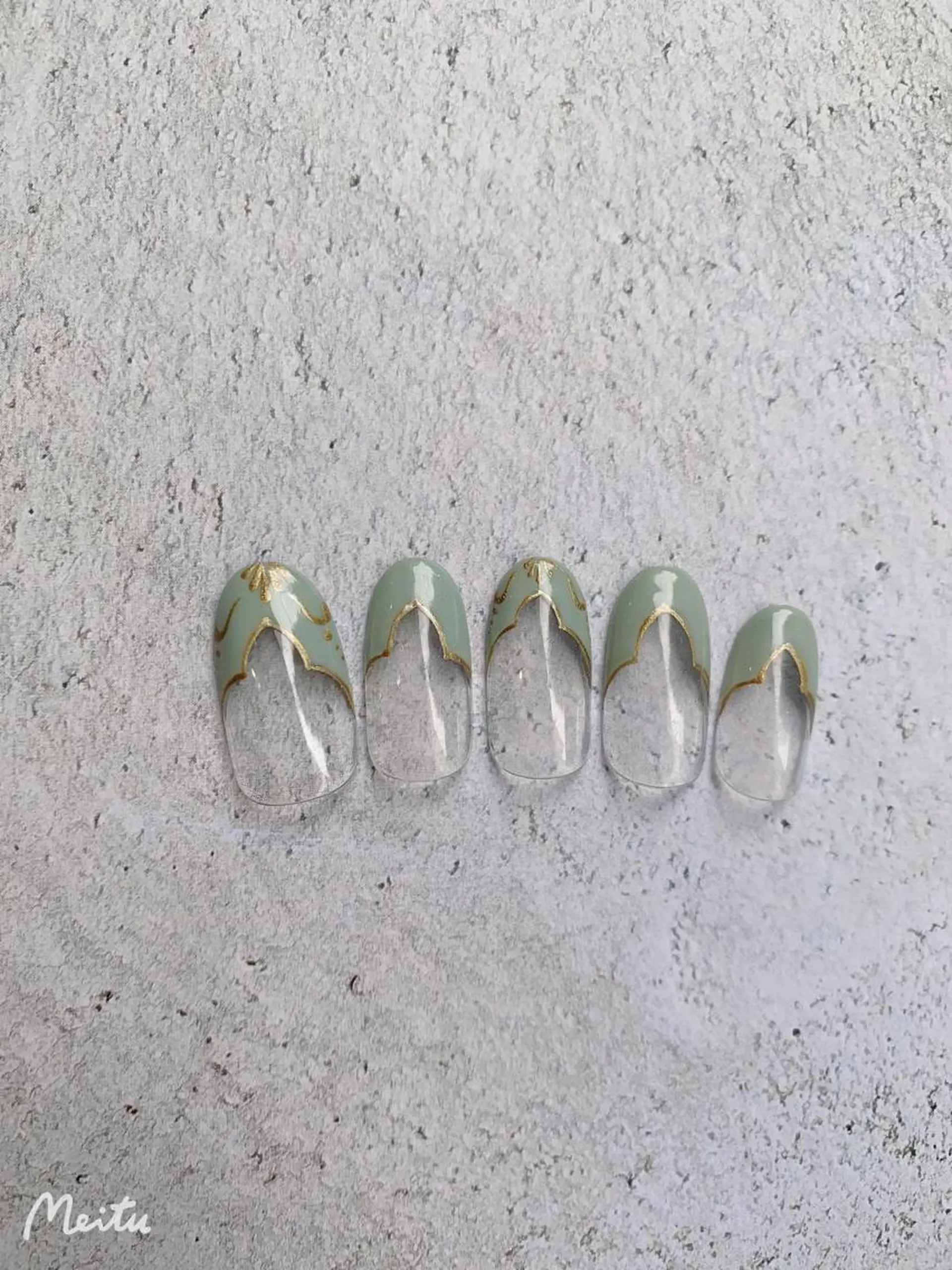 ネイル nail atelier  new moon所属・森 貴子のネイルデザイン