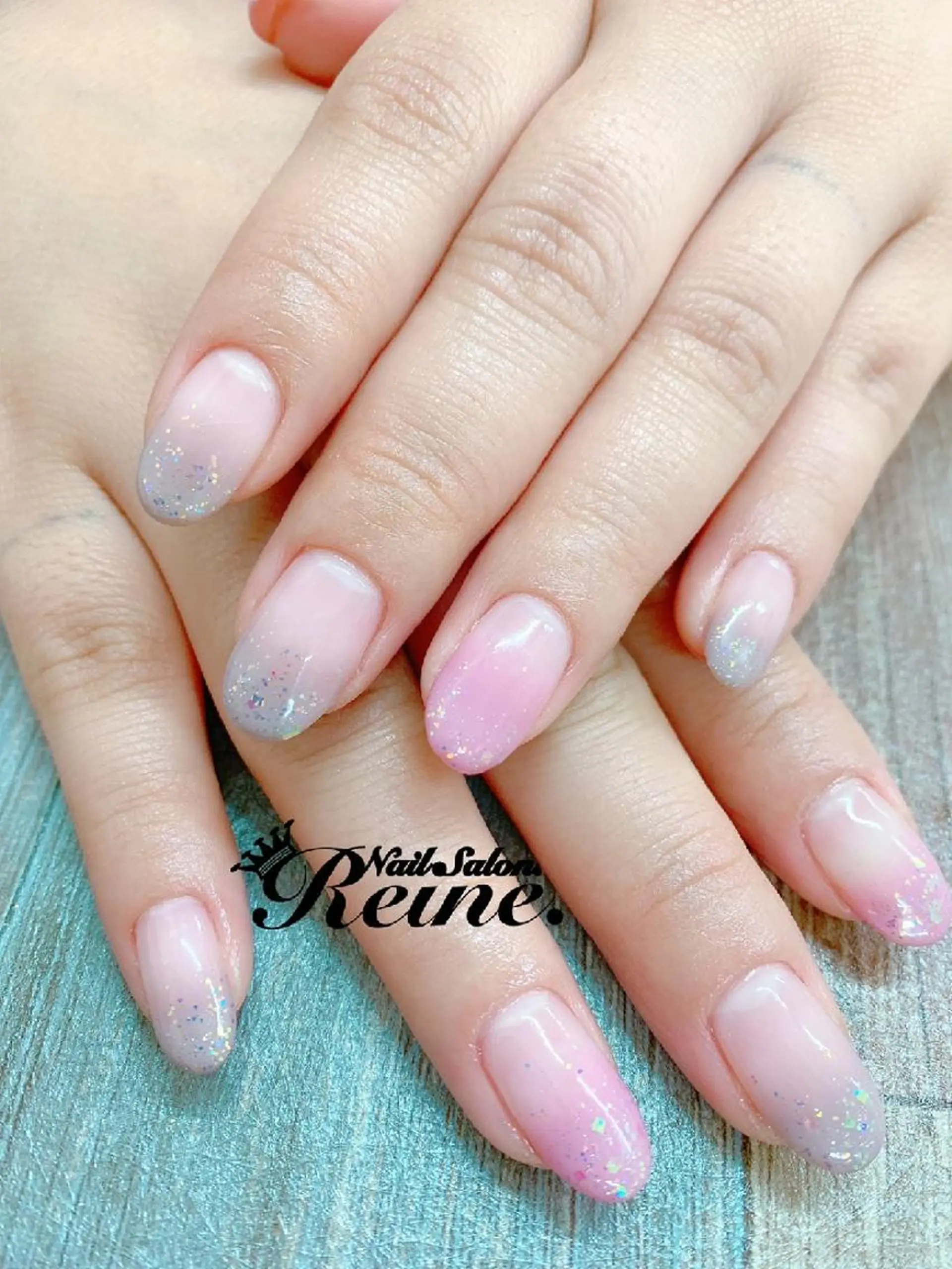 ネイル ラメ(グリッター) Nailsalon Reine所属・玉栄 伶奈のネイルデザイン