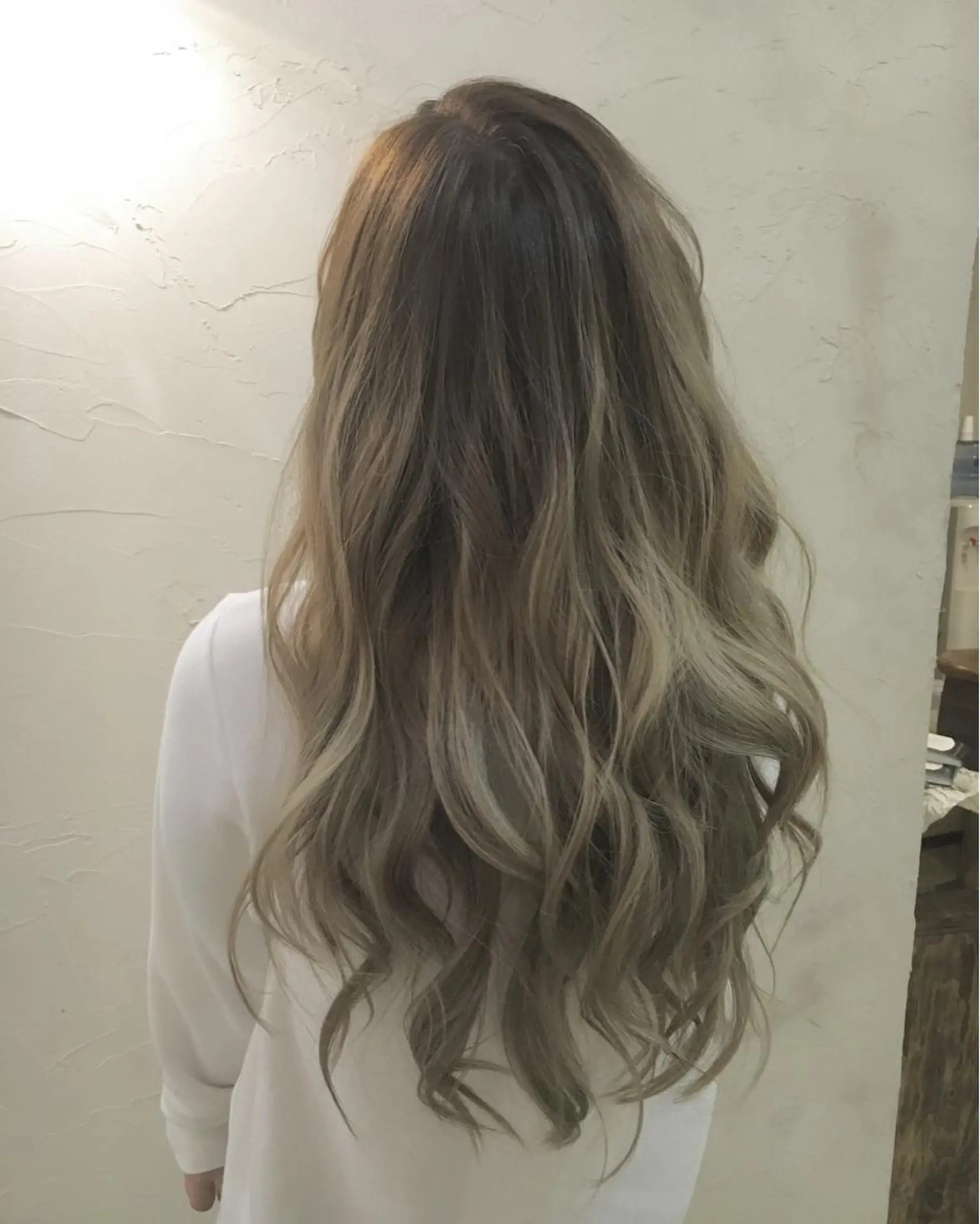 ミディアム セミロング ロング カラー グラデーションカラー LoRE hair 四条河原町　西尾友里のヘアスタイル