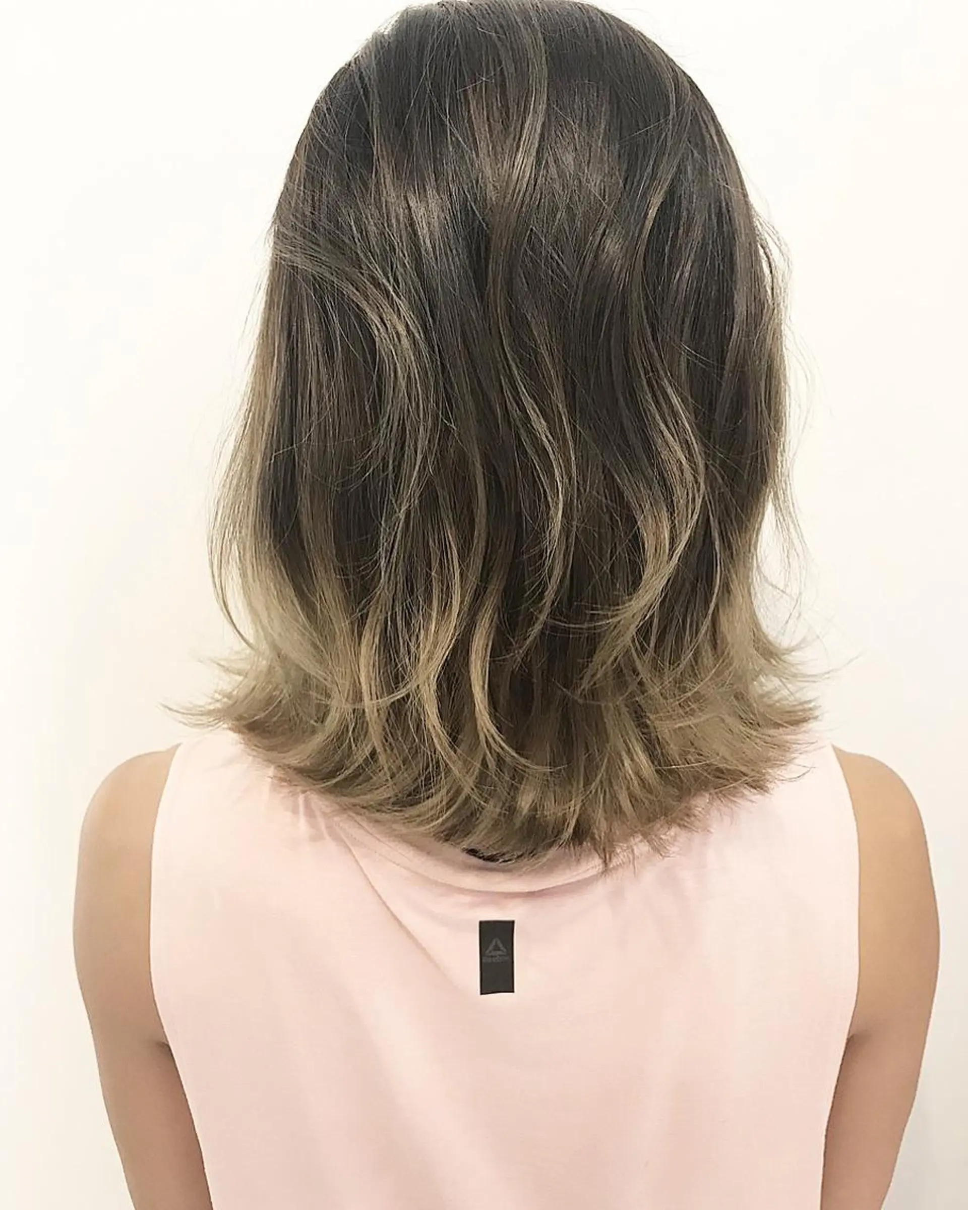 ミディアム カラー バレイヤージュ レイヤーカット grow恵比寿【グロウ】髪質改善/ハイライト/ブリーチ/レイヤーカット所属・奥野 貴史　代表　レイヤーのヘアスタイル