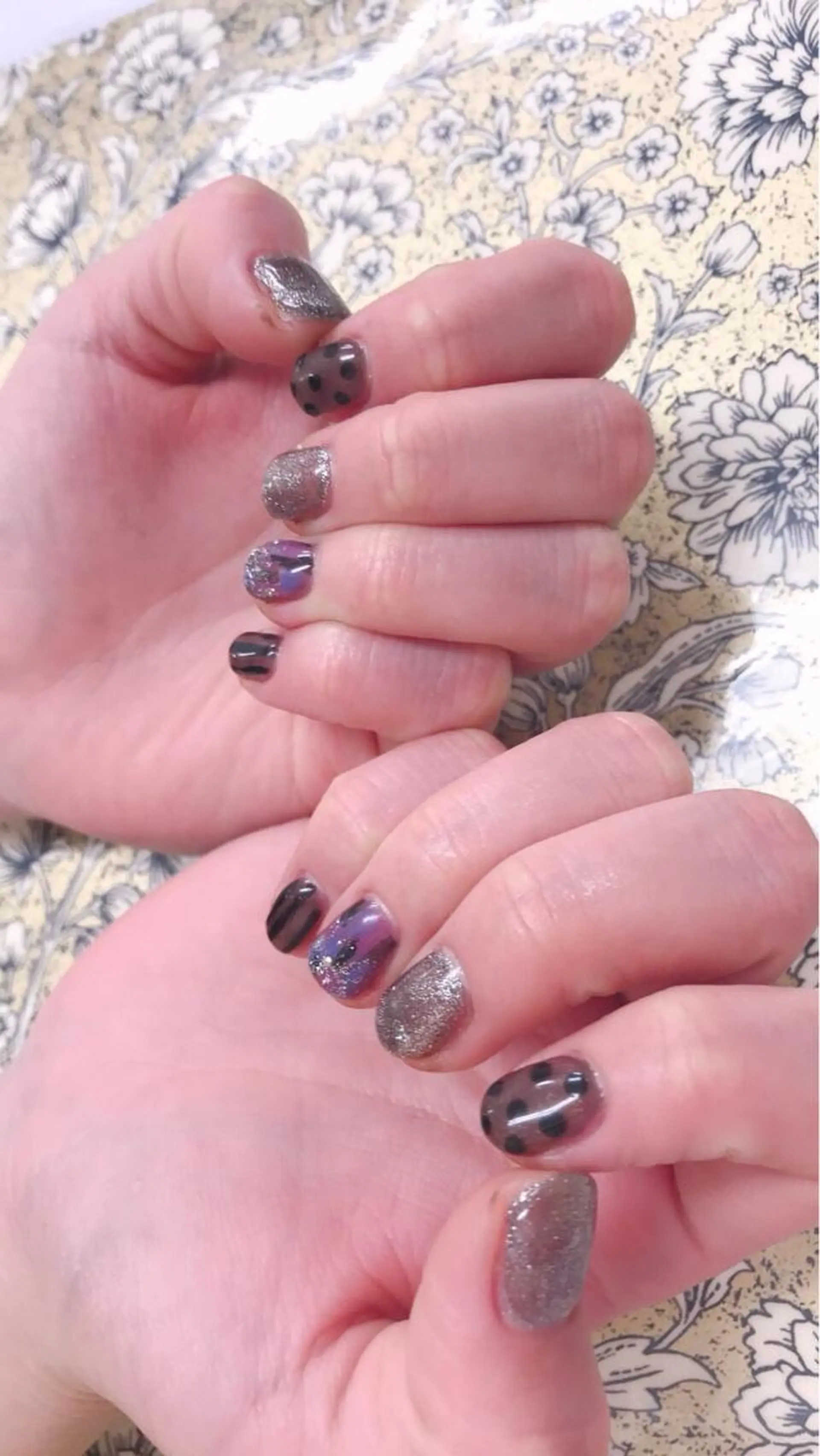 ネイル 指名支持率NO.1 スタイリストのヘアスタイル