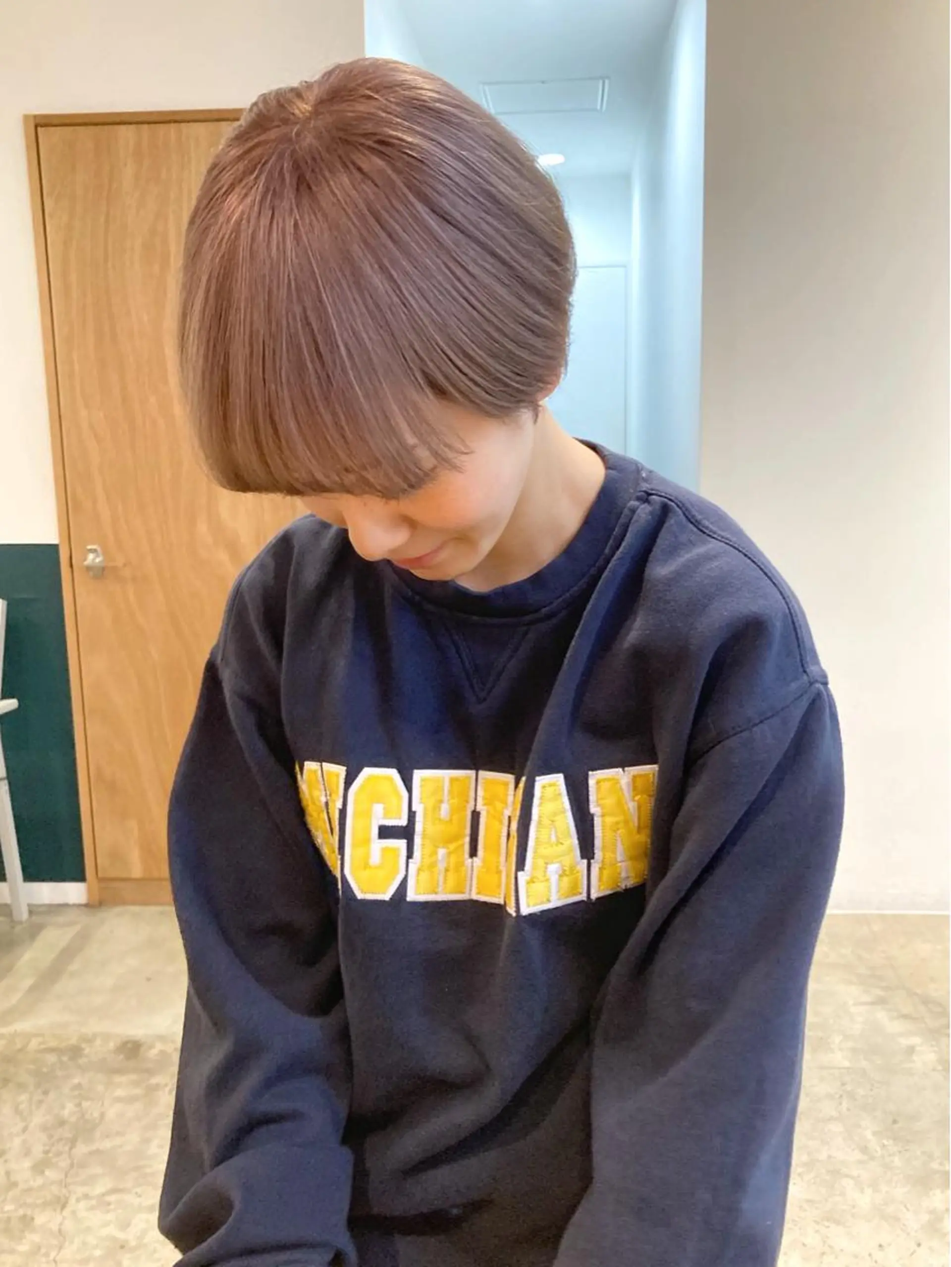 ショート カラー ベージュカラー ブリーチ 透明感カラー カット ヘアカラー カラーリスト菅野 竜矢🌈のヘアスタイル