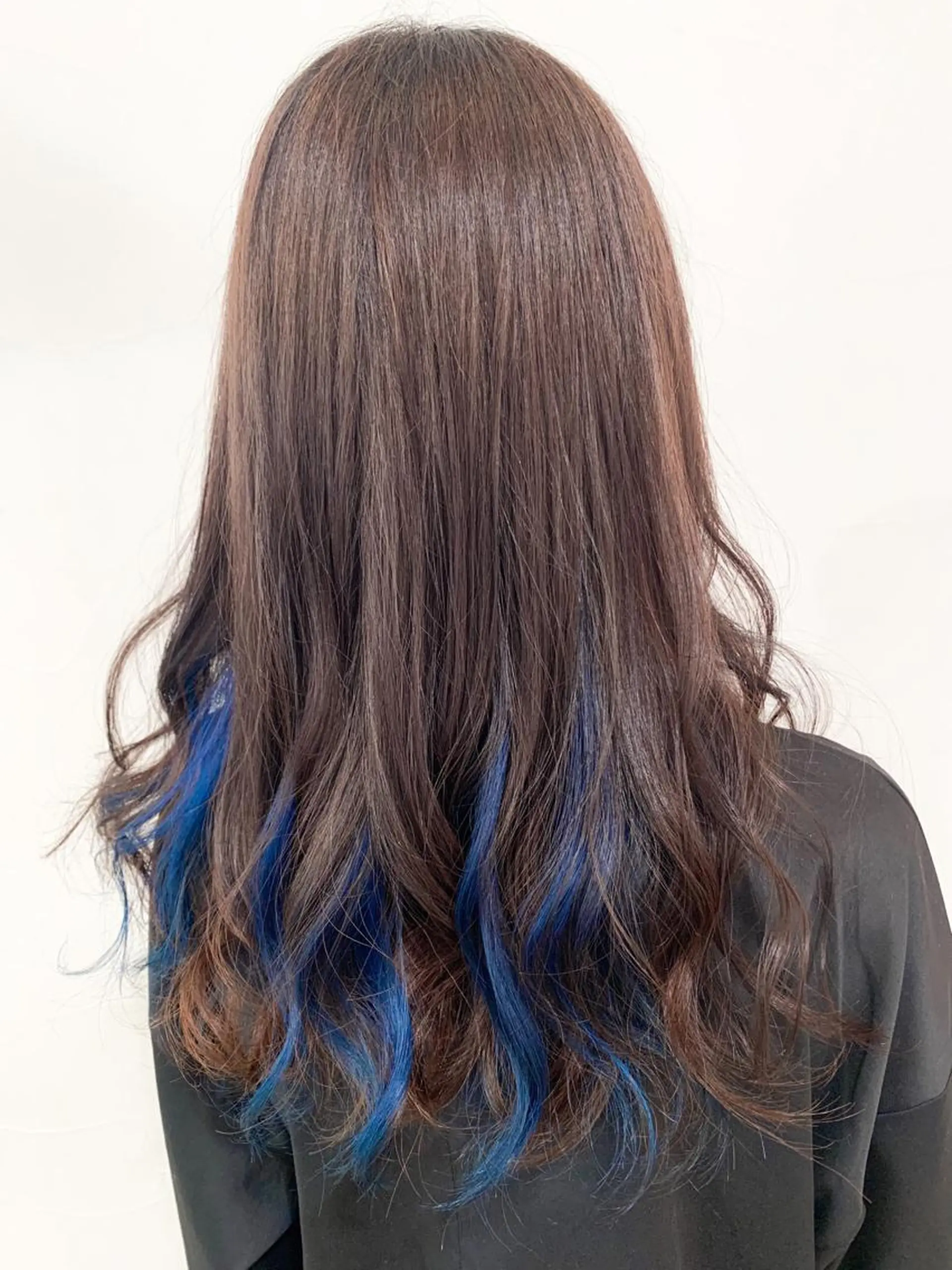 ロング カラー 乳井 悠香のヘアスタイル