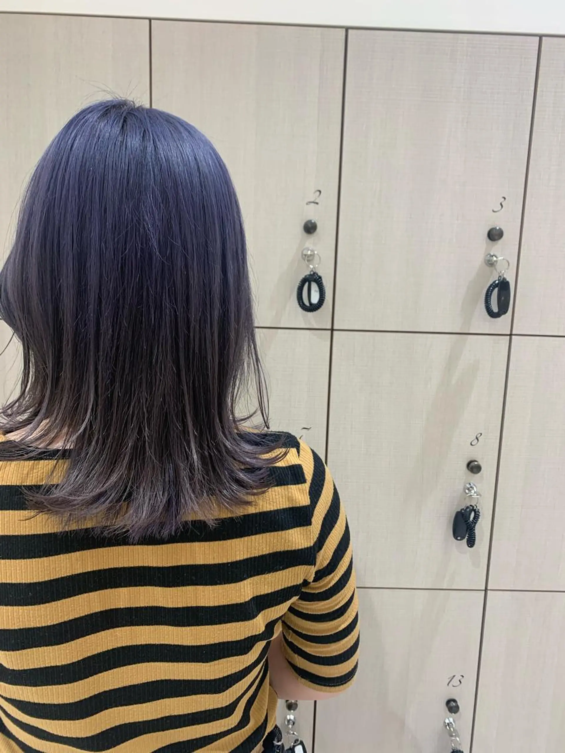 セミロング 外ハネヘア 伊藤 麻菜実のヘアスタイル