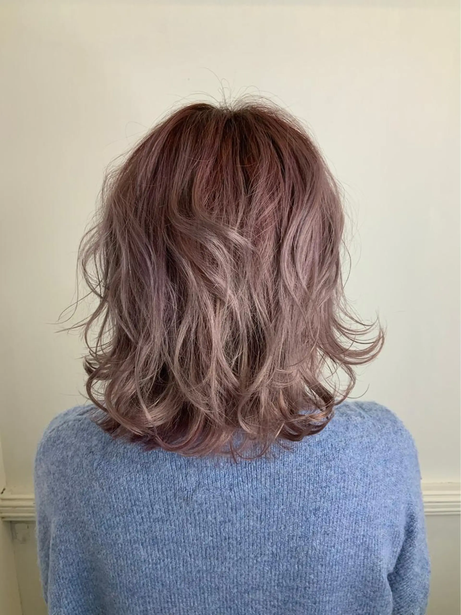 ミディアム カラー リルウヘアー 天王寺のヘアスタイル