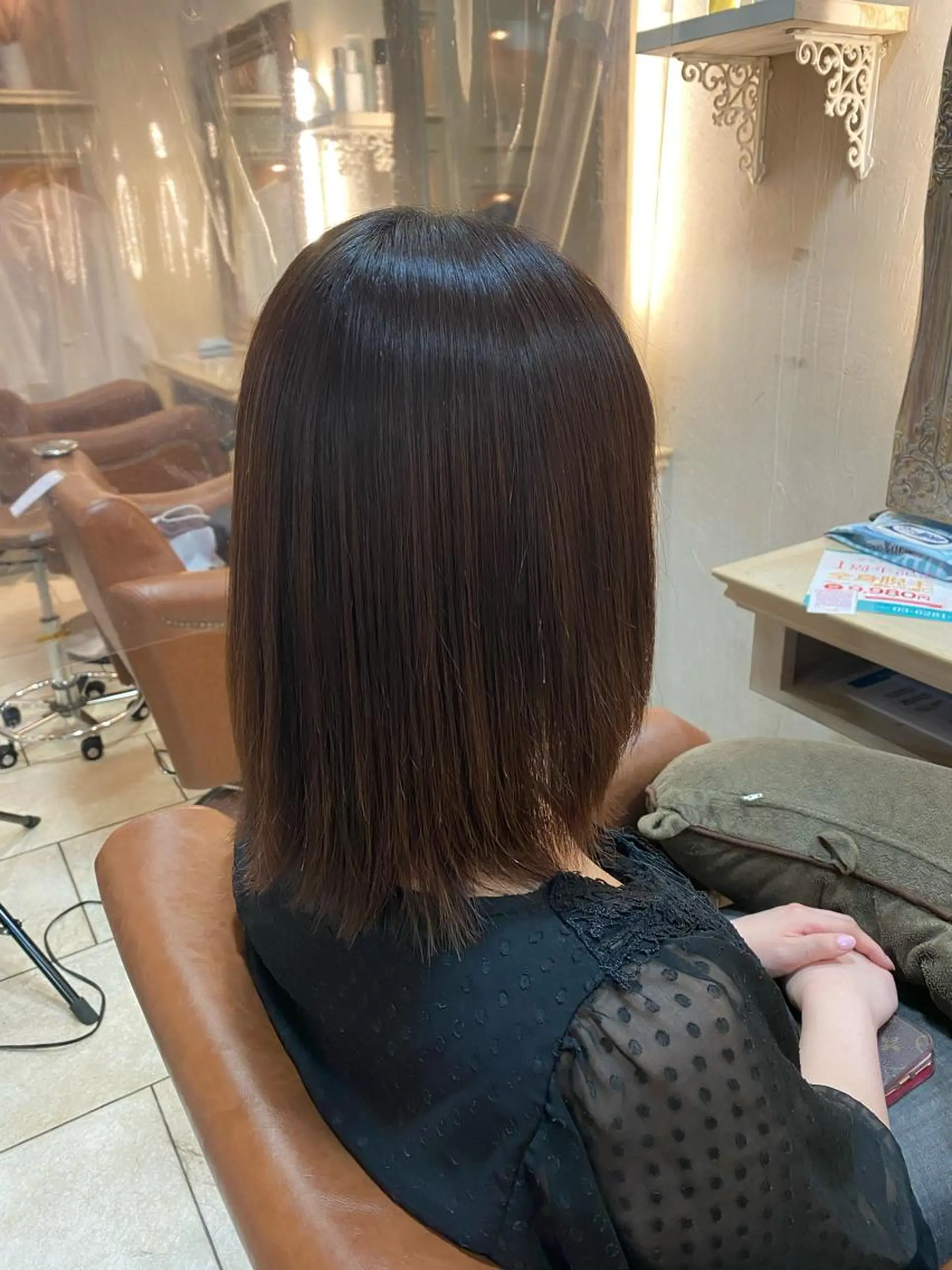 ミディアム レイヤーカット amie by afloat(エイミーバイアフロート)所属・井上 日菜乃のヘアスタイル