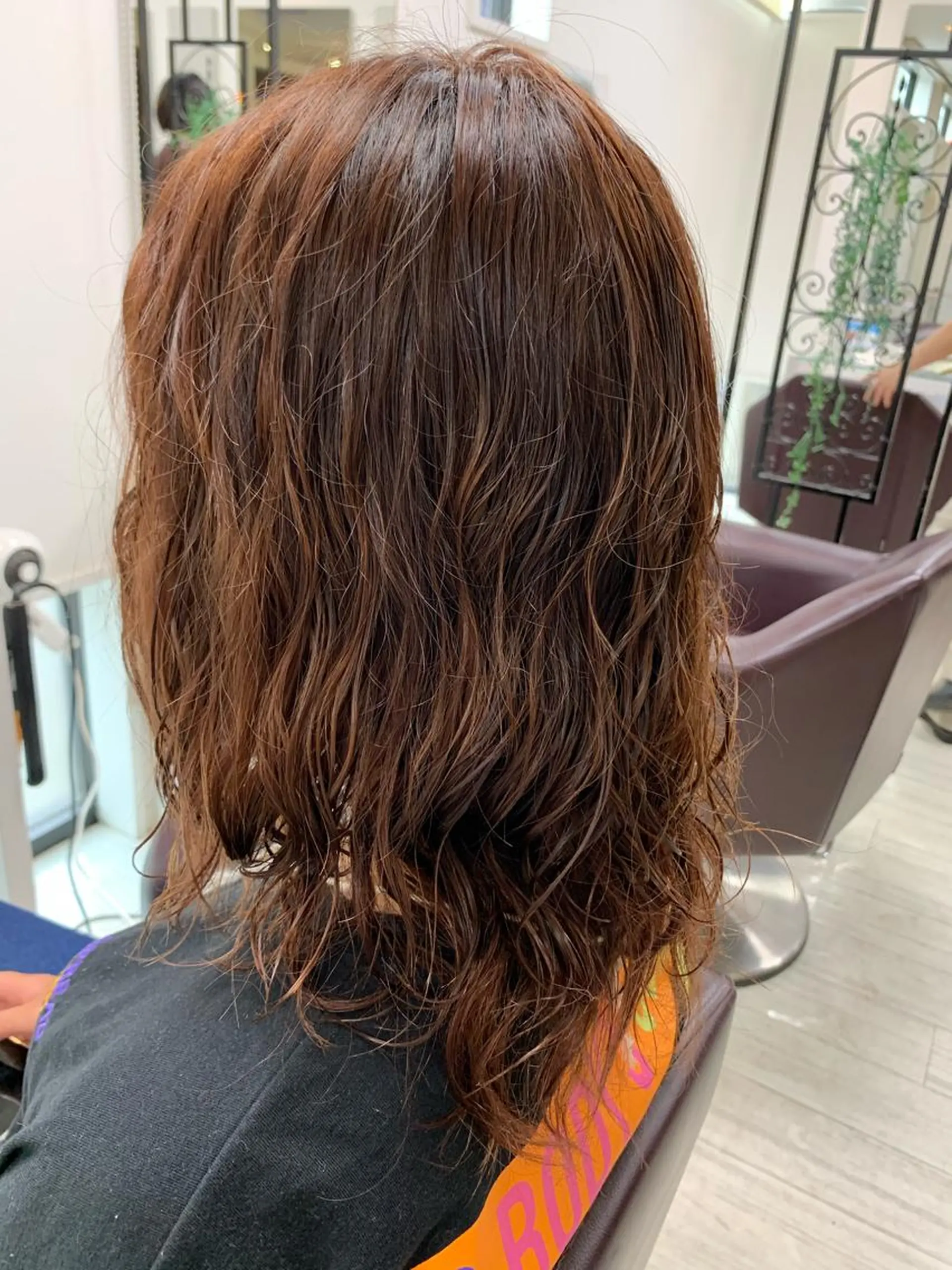 ミディアム パーマ 奥野 理香子のヘアスタイル