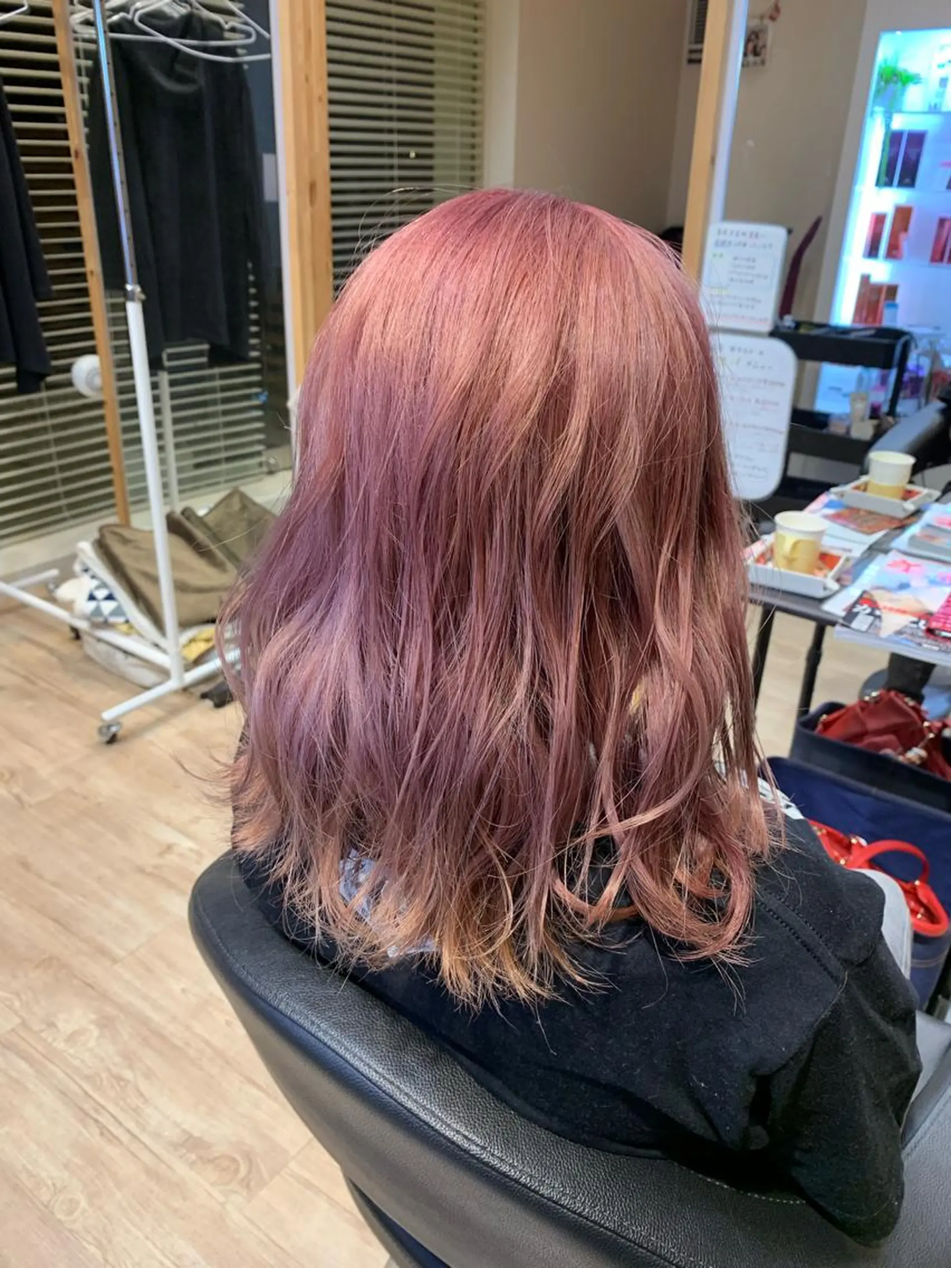 セミロング カラー ベージュカラー ピンクカラー ピンクベージュ ヘアカラー 大久保 隆蔵のヘアスタイル