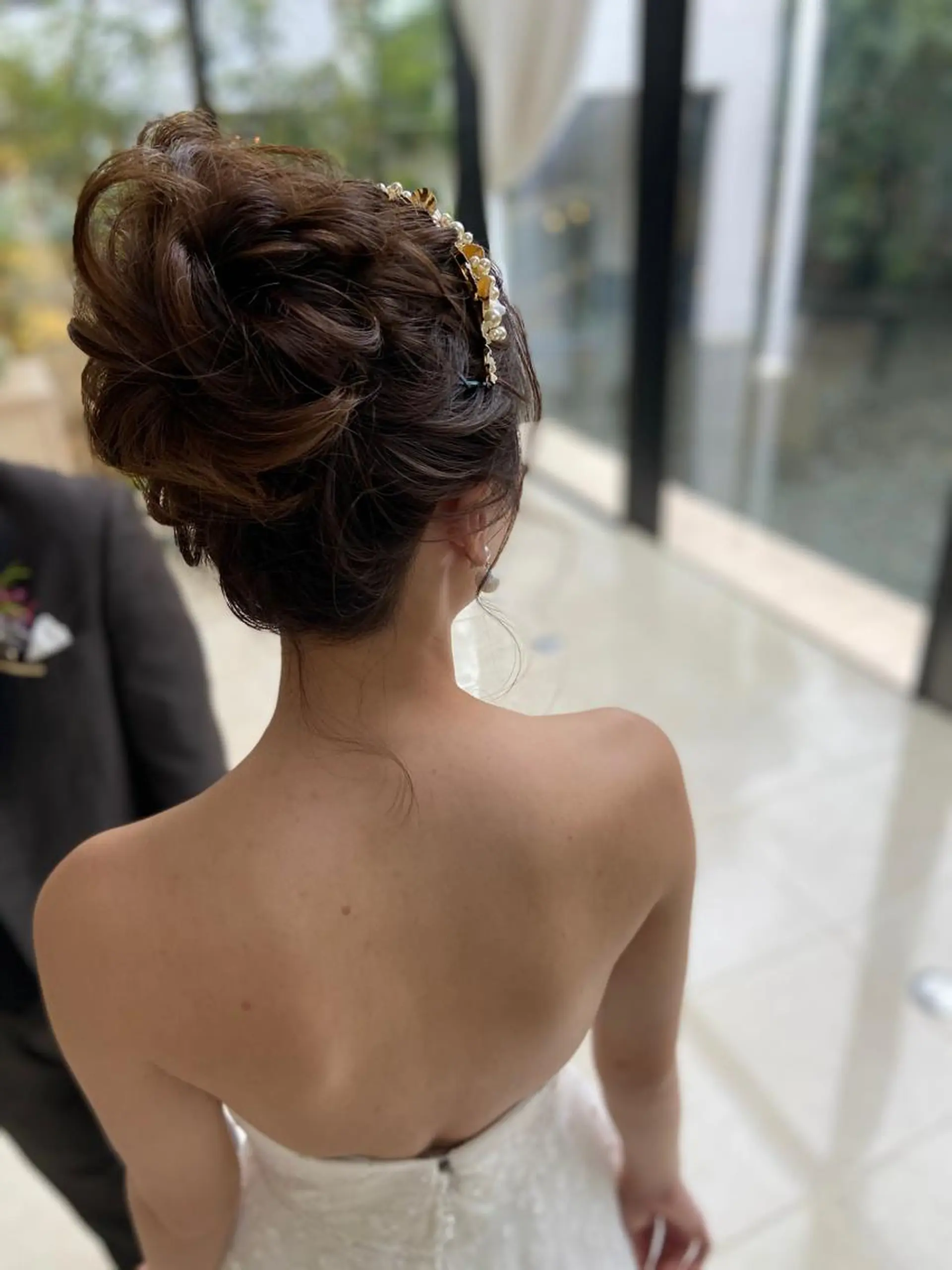 セミロング ヘアアレンジ お団子ヘア ヘアアンドメイクムタ 新居のヘアスタイル