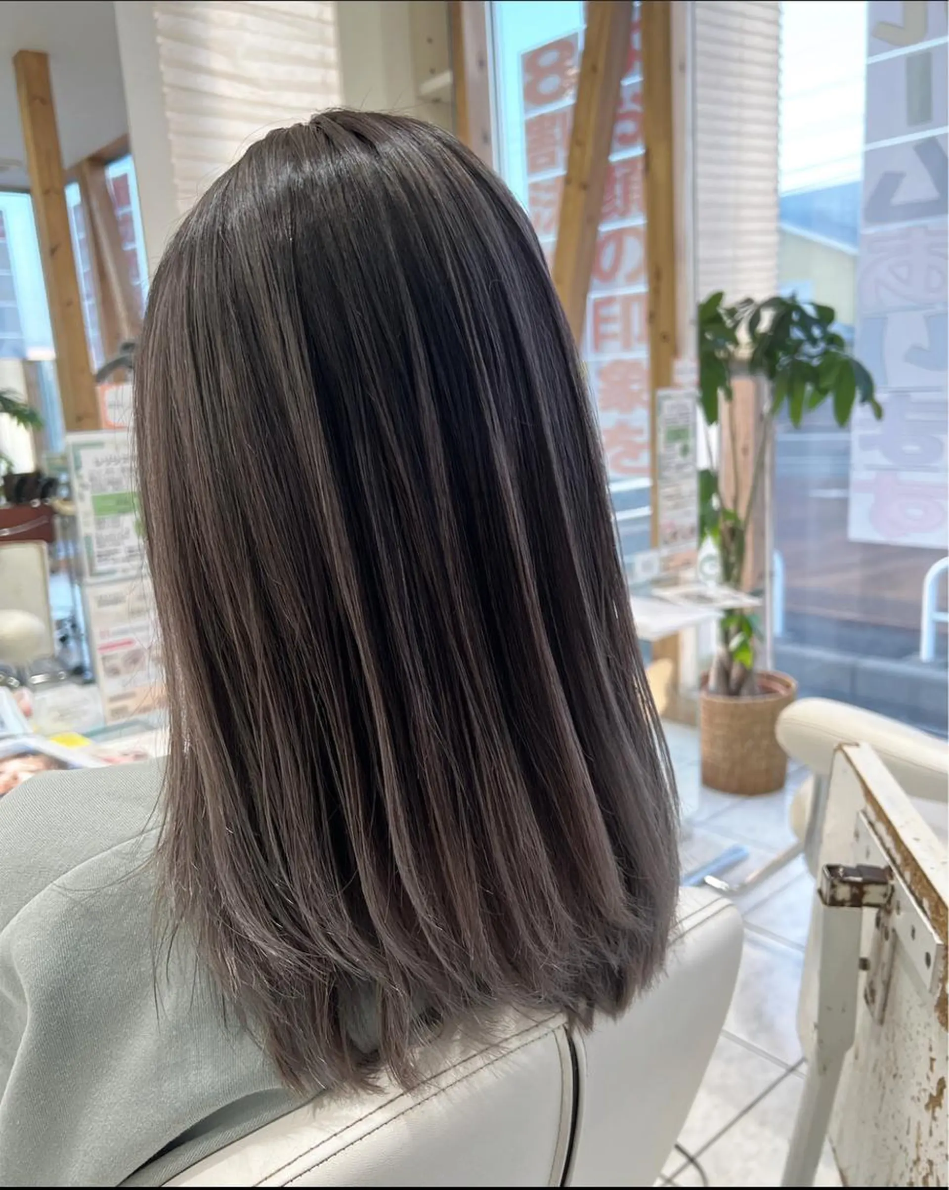 セミロング カラー 山下竣介 ヘアカラー専門美容師のヘアスタイル