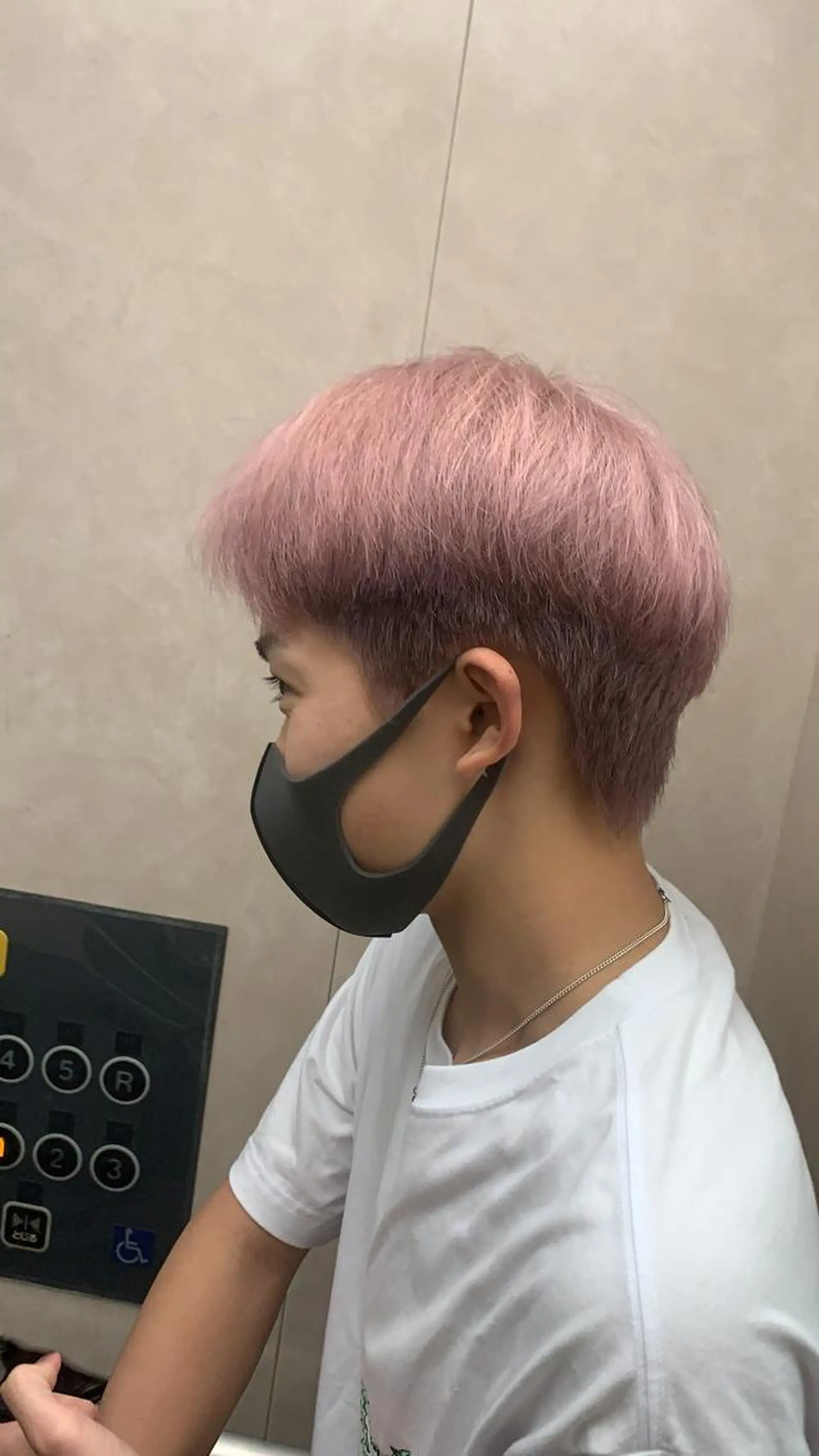 ショート カラー メンズ ピンクカラー ホワイトピンク ヘアカラー sky亀戸所属・✨ホワイトカラー✨ ホワイトブリーチ✨のヘアスタイル