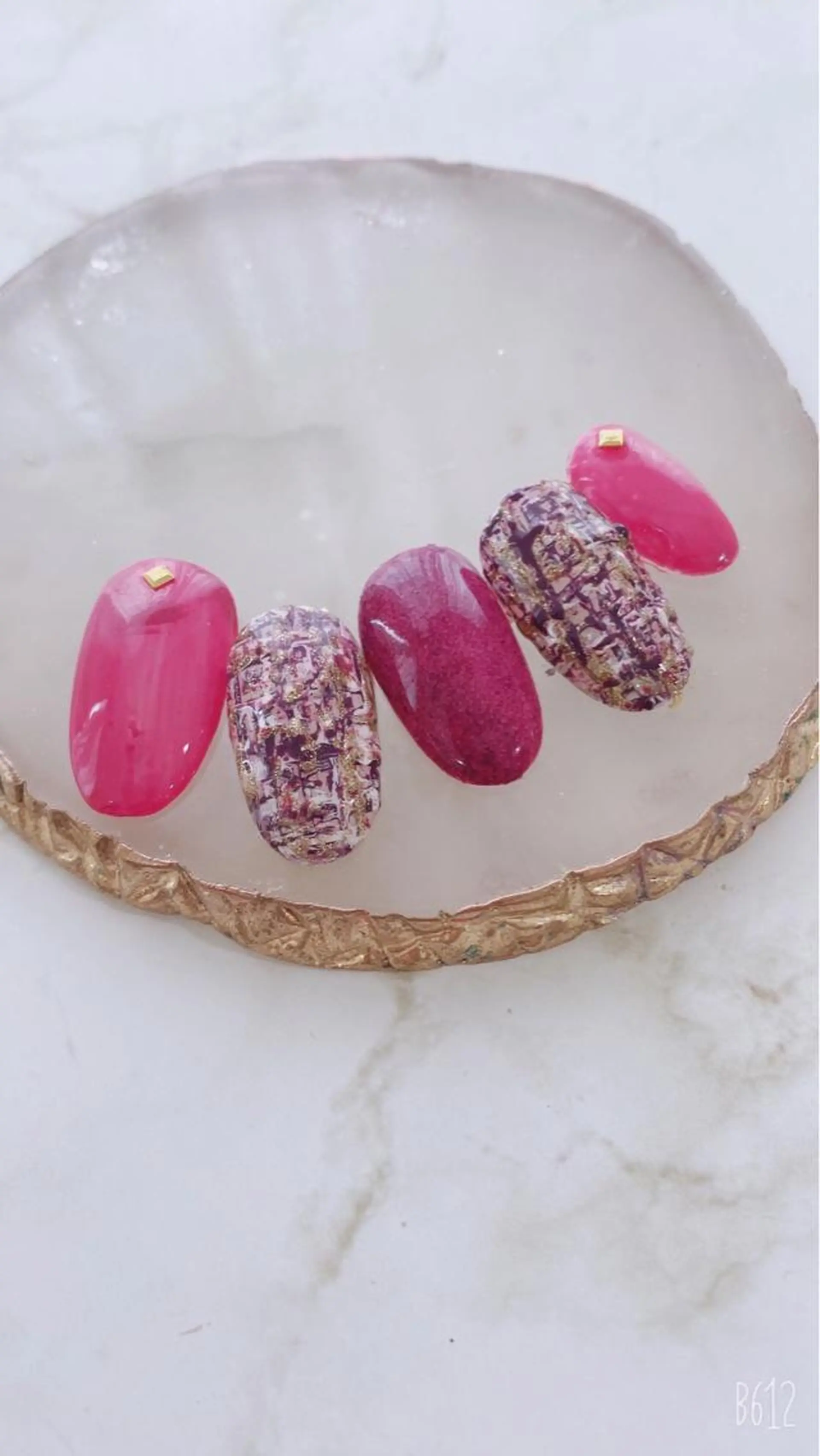 ミディアム サロンku'u所属・salon kuuのネイルデザイン