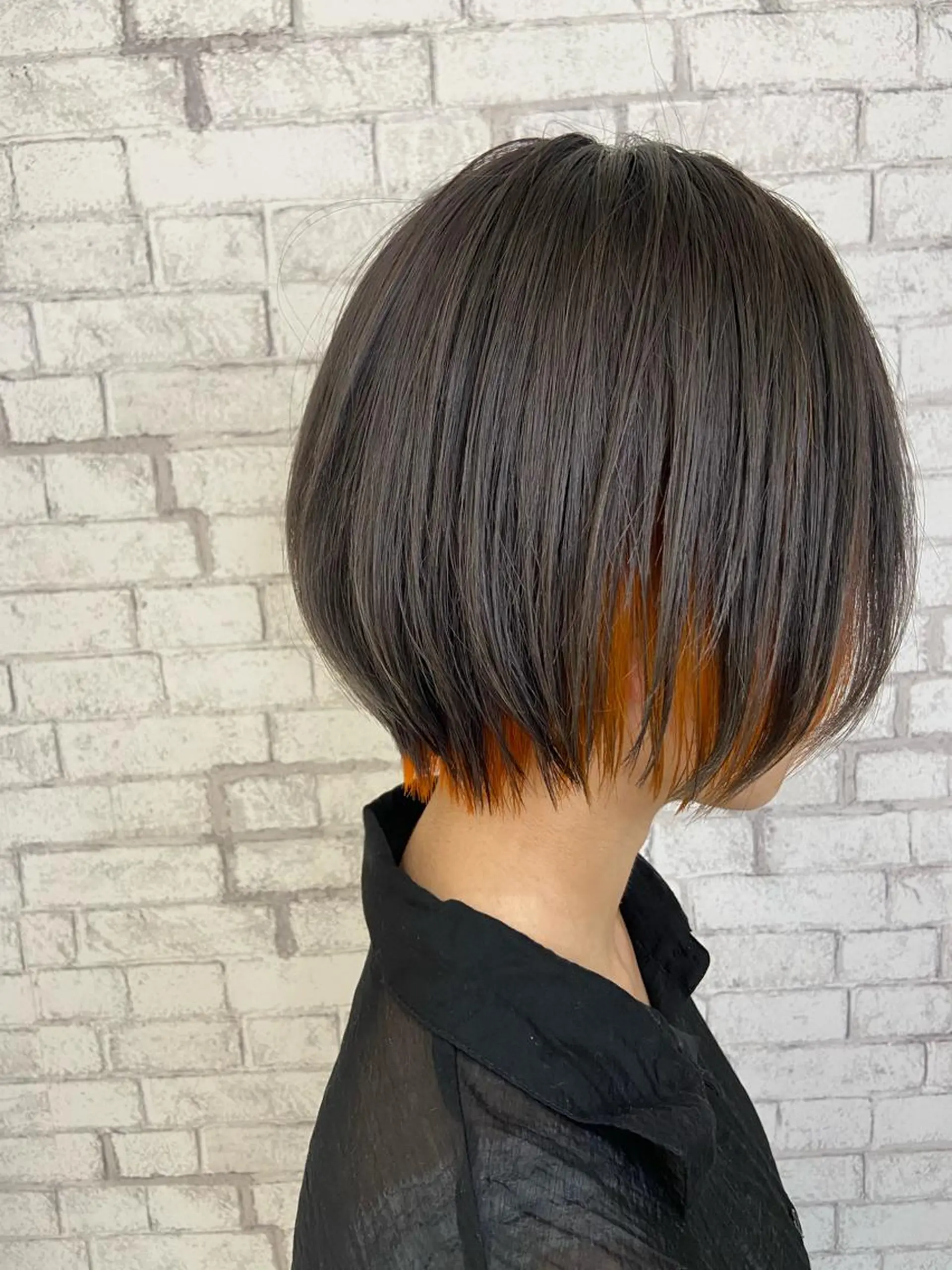 ショート カラー ショートボブ ブリーチ インナーカラー オレンジ ボブ 透明感カラー 松田晃代のヘアスタイル