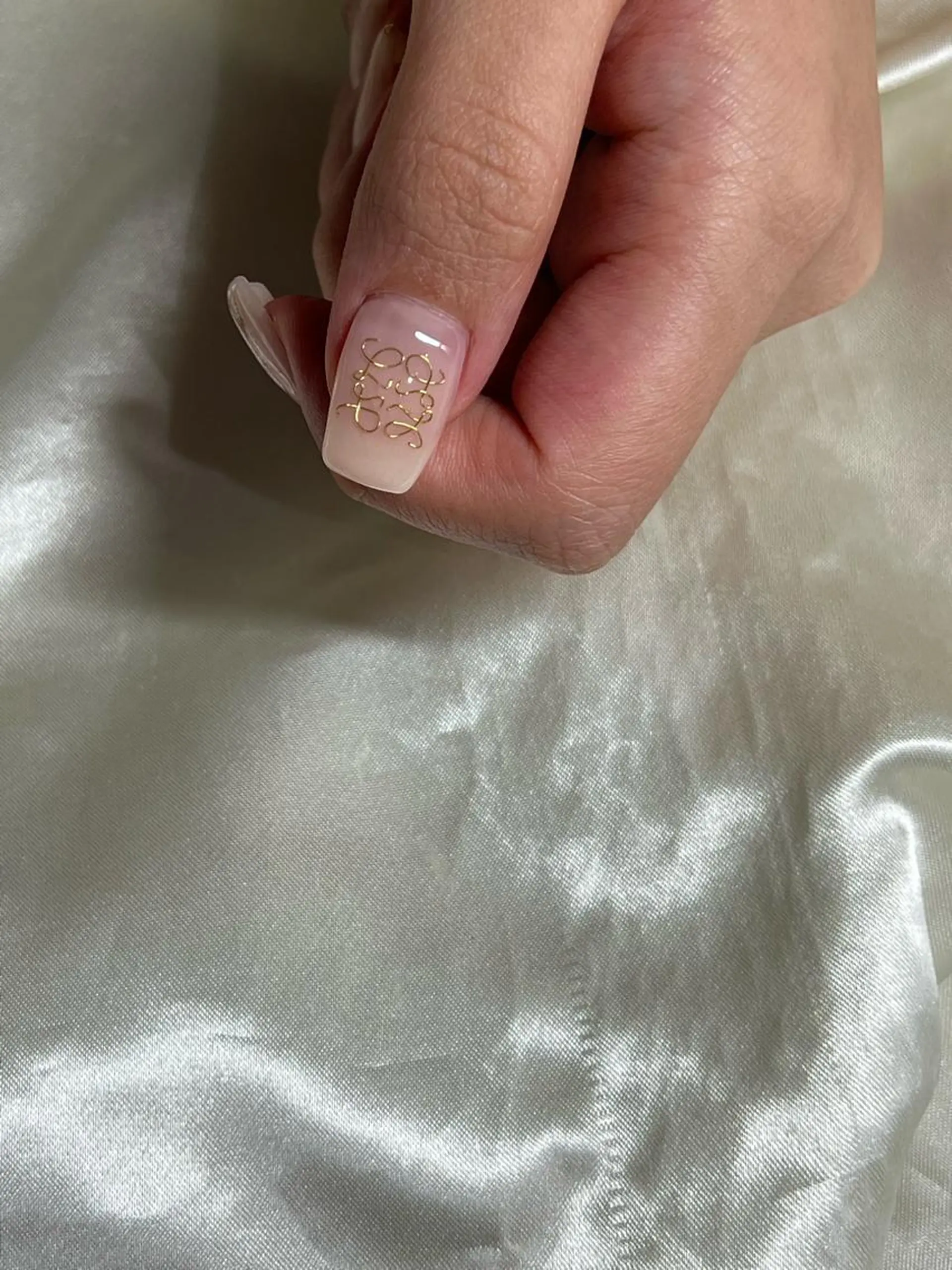 ネイル ニュアンスネイル Charme. NOBUKOのネイルデザイン