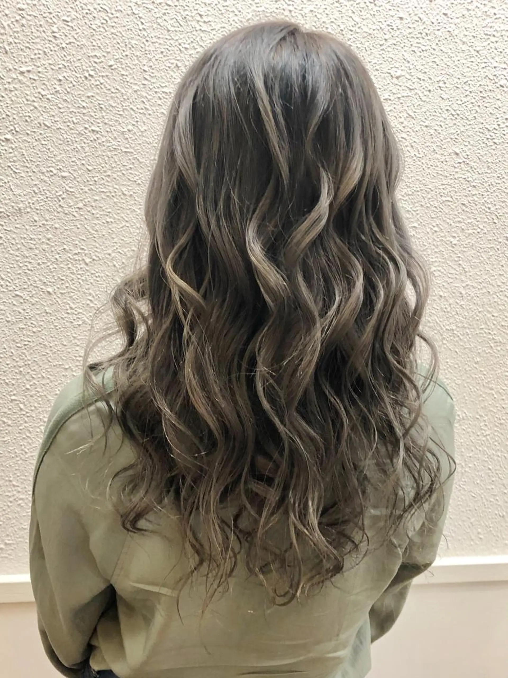 ロング カラー グレージュ カット ヘアカラー トリートメント 髪質改善/美髪矯 正ヤマモトハルキのヘアスタイル