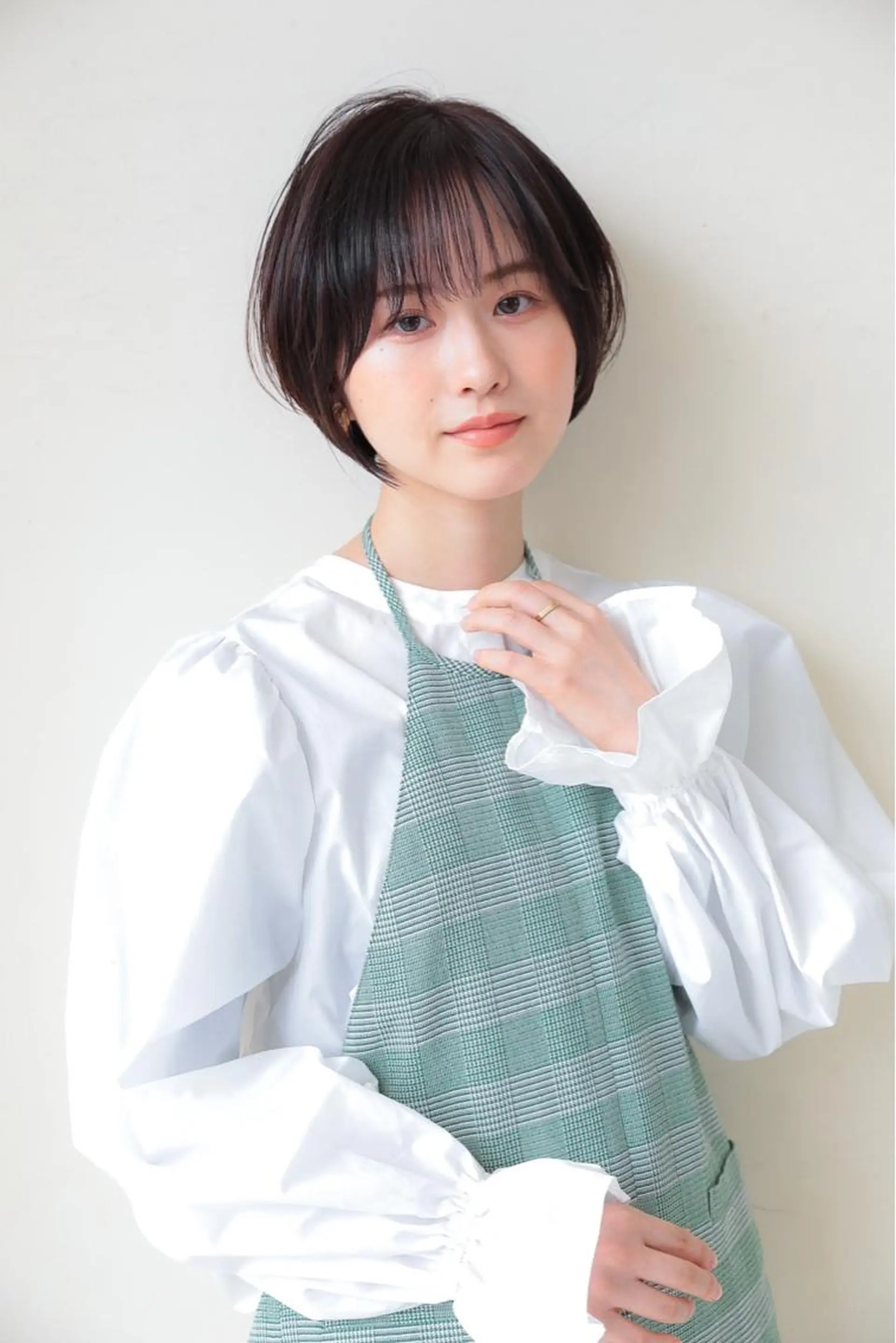 ショート 中東 真子のヘアスタイル