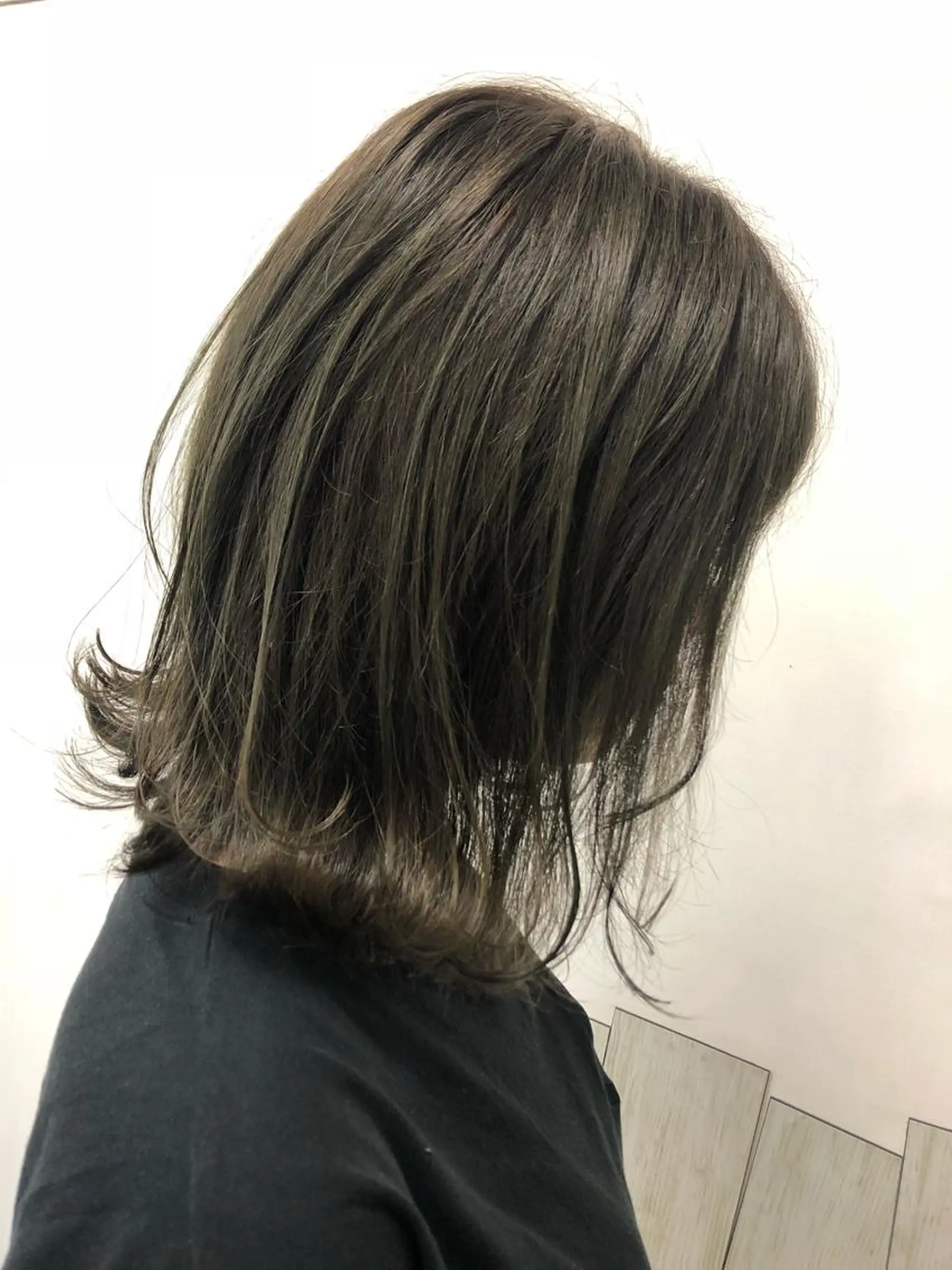 ミディアム カラー CoCooN Hiromiのヘアスタイル