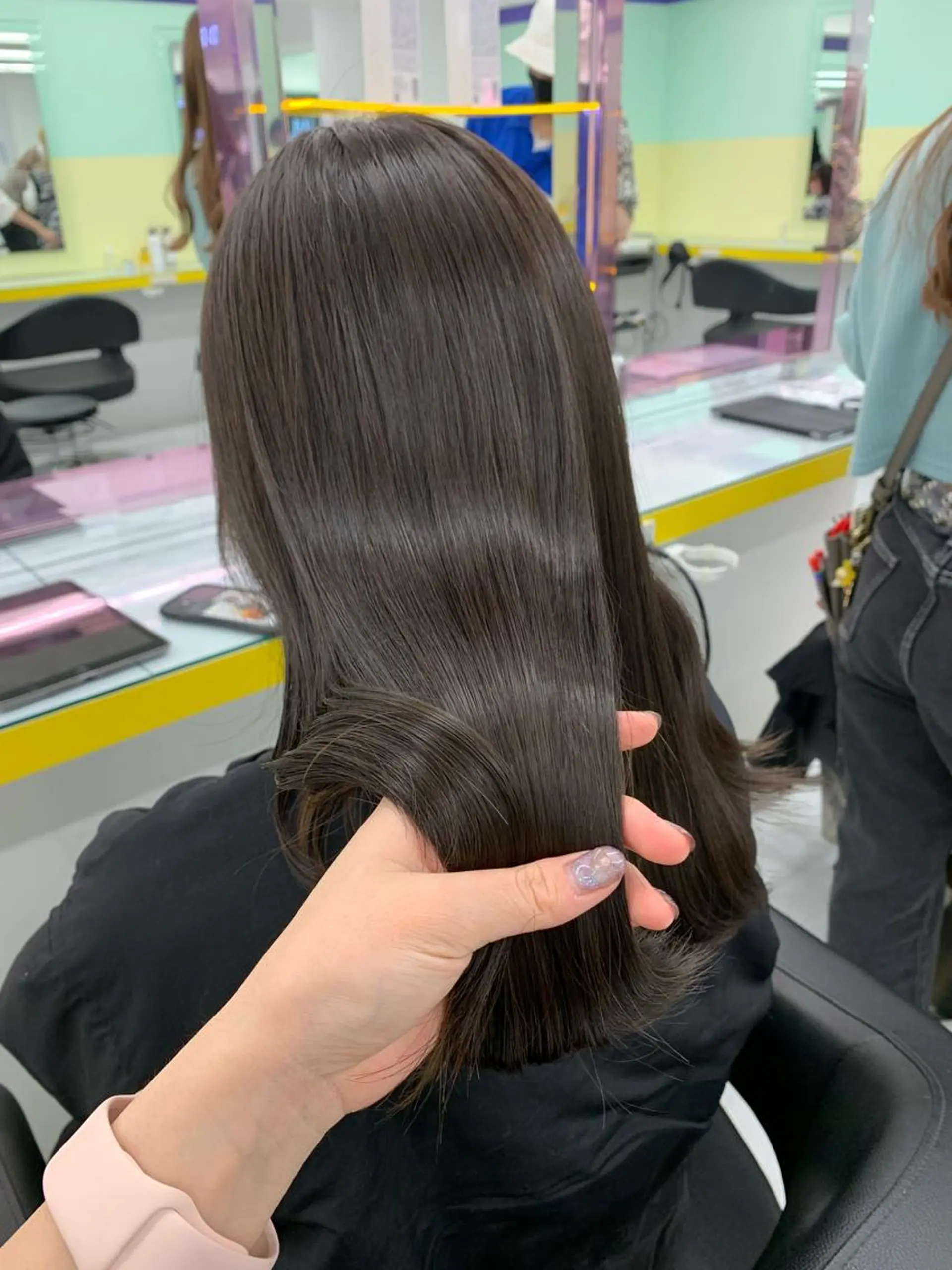 ロング カラー ヘアカラー トリートメント 🪞ハイトーン🪞 🤍waka🤍のヘアスタイル