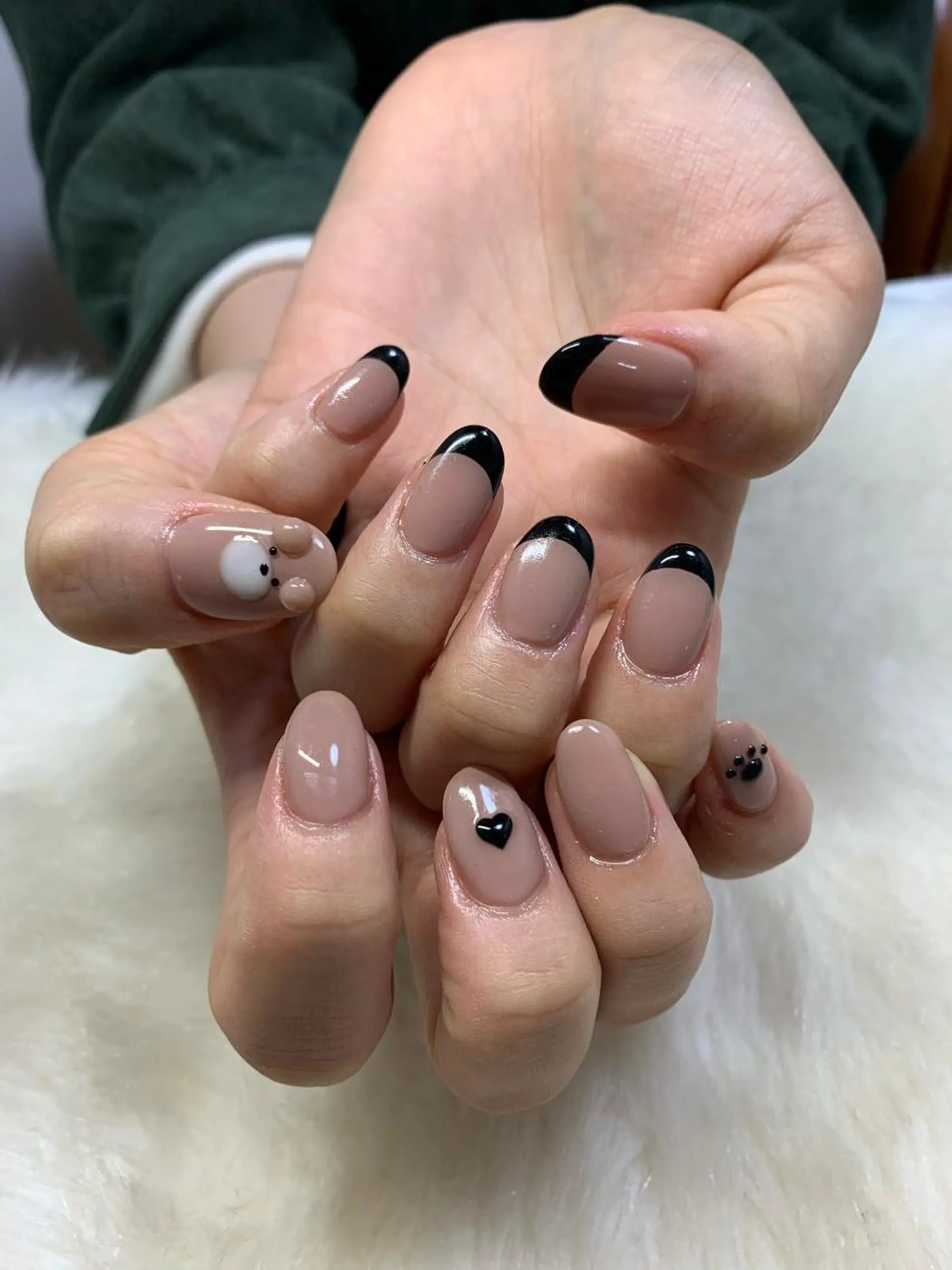 ミディアム ハンドネイル ハンドケア Kono Nanamiのネイルデザイン