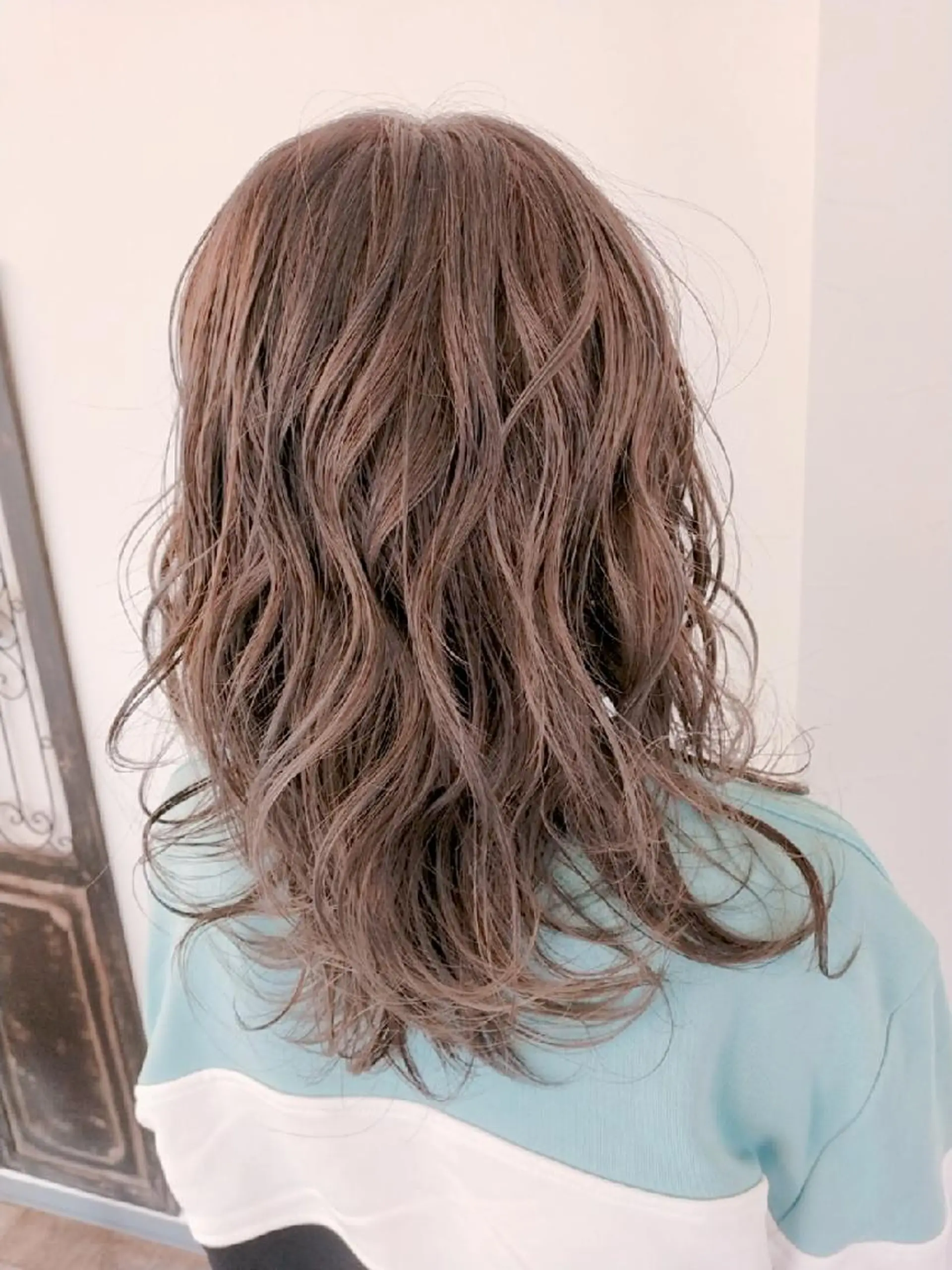 ミディアム カラー アディクシーカラー アッシュ バレイヤージュ ベージュカラー ブリーチ デザインカラー髪質 改善Lilithのその他イメージ