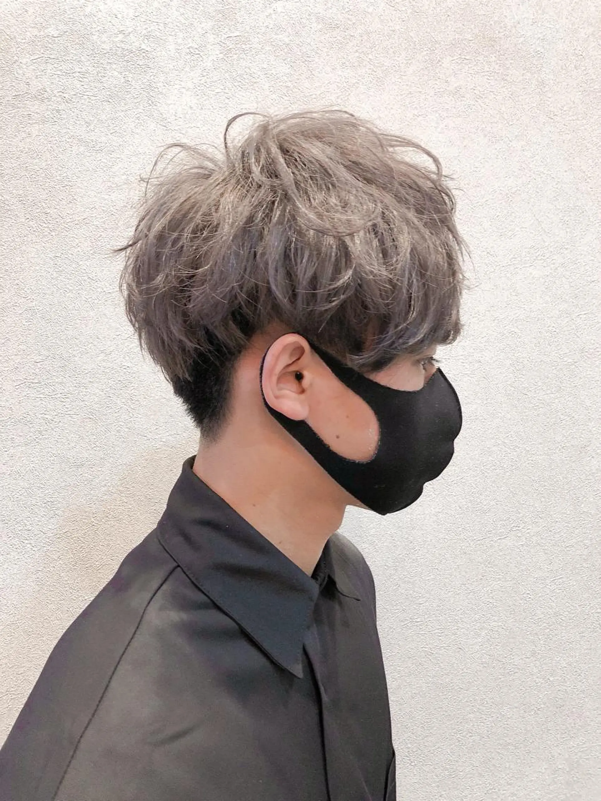 カラー メンズ メンズブリーチ ブリーチ バイオレットカラー datsche所属・水谷 俊一のヘアスタイル