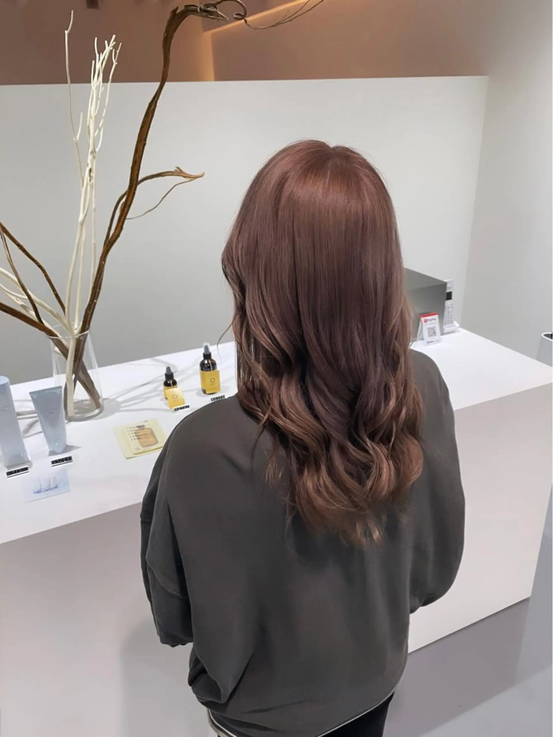 セミロング カラー ヘアカラー LEF TATEMACHI所属・西山祐生/ハイトーン /ケアブリーチ/艶髪のヘアスタイル