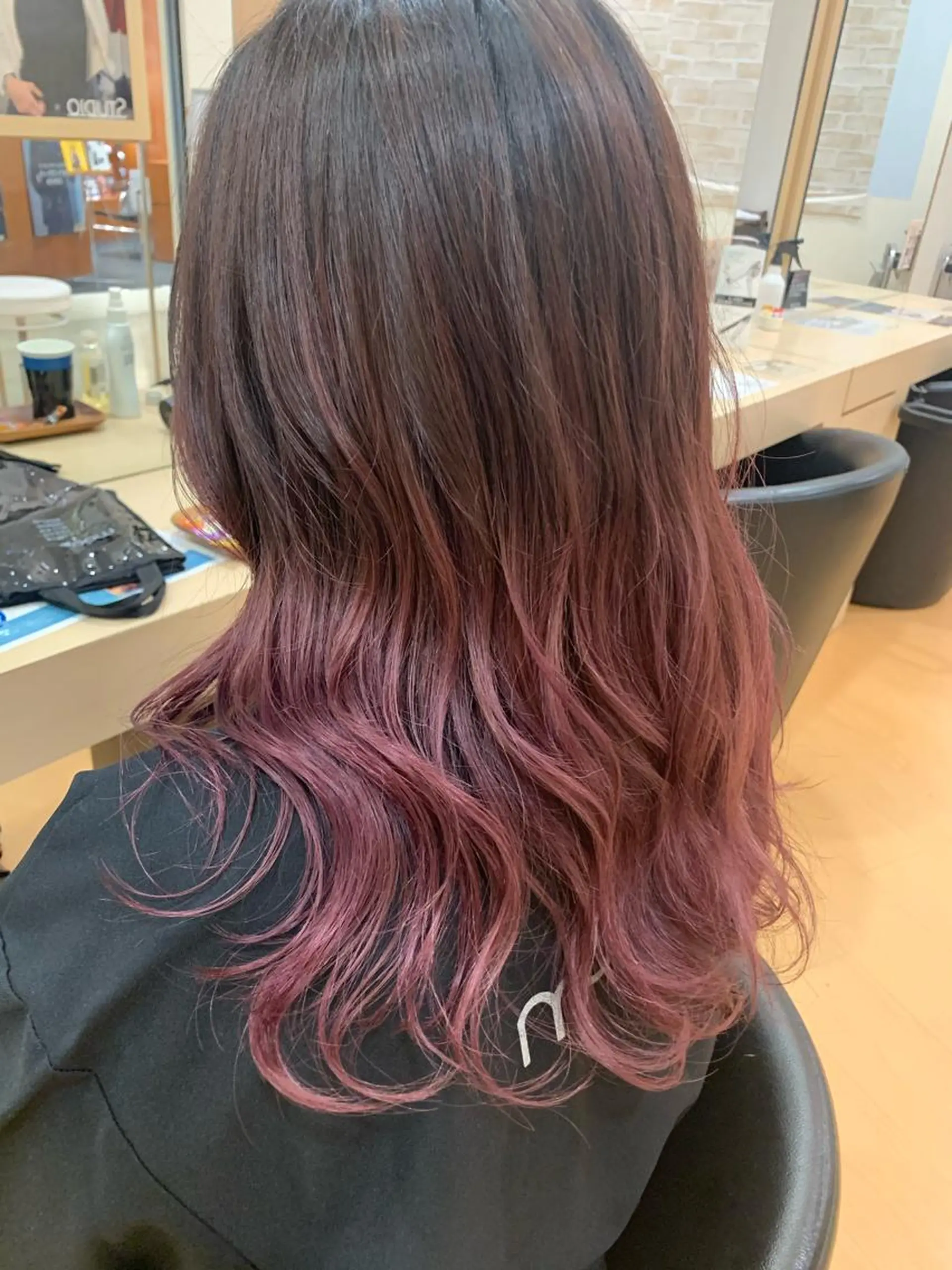 セミロング カラー ヘアアレンジ 🤍小田 恵美🤍のマツエク・マツパデザイン