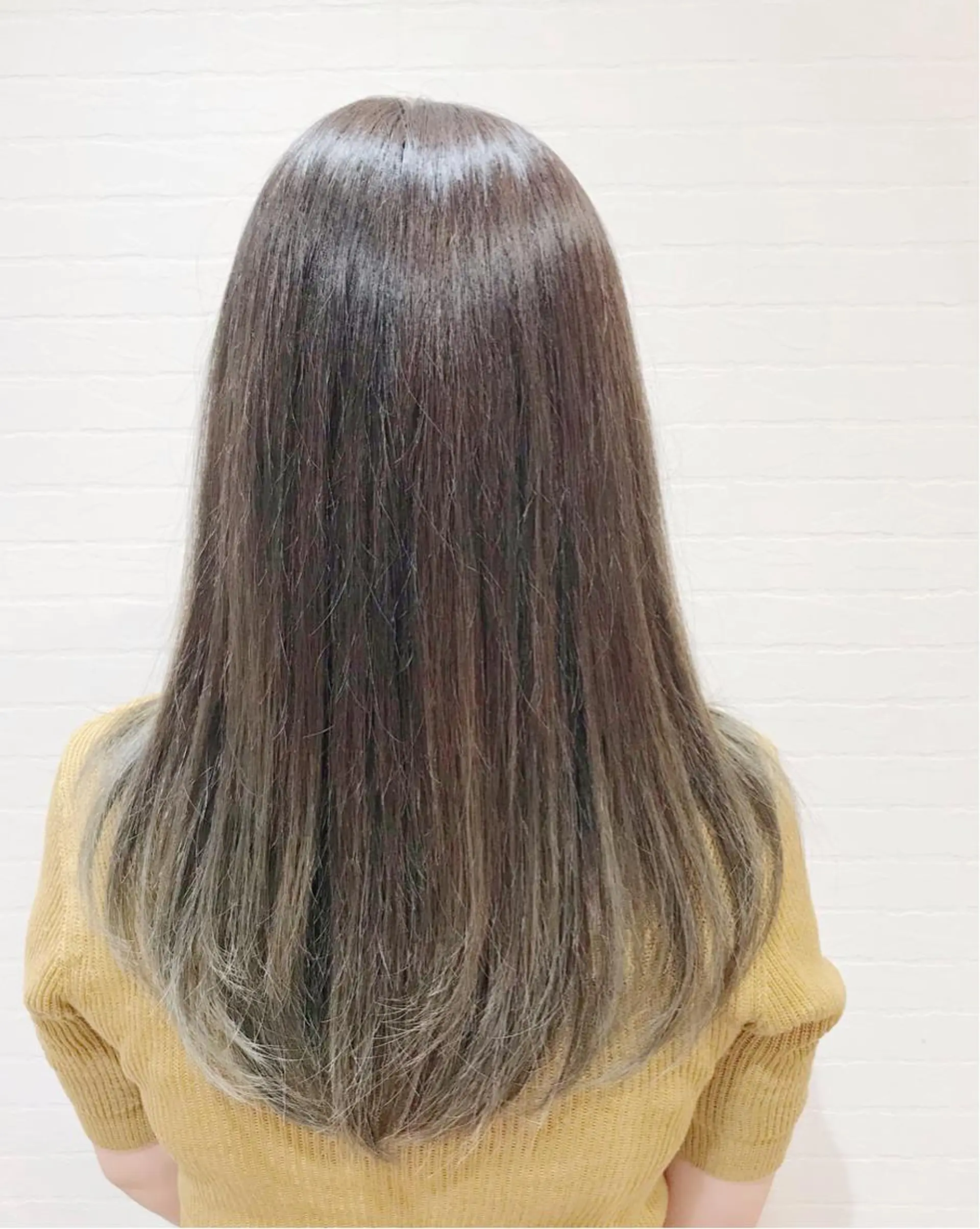 セミロング カラー GRANLUSSO 〜グランルッソ駅前店所属・木口 嘉美のヘアスタイル