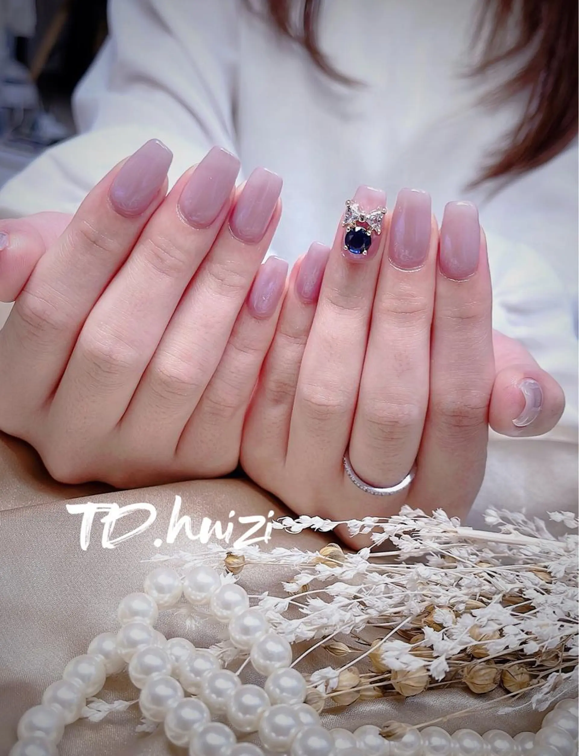 ミディアム ハンドネイル めぐみのネイルサロン 惠のネイルデザイン