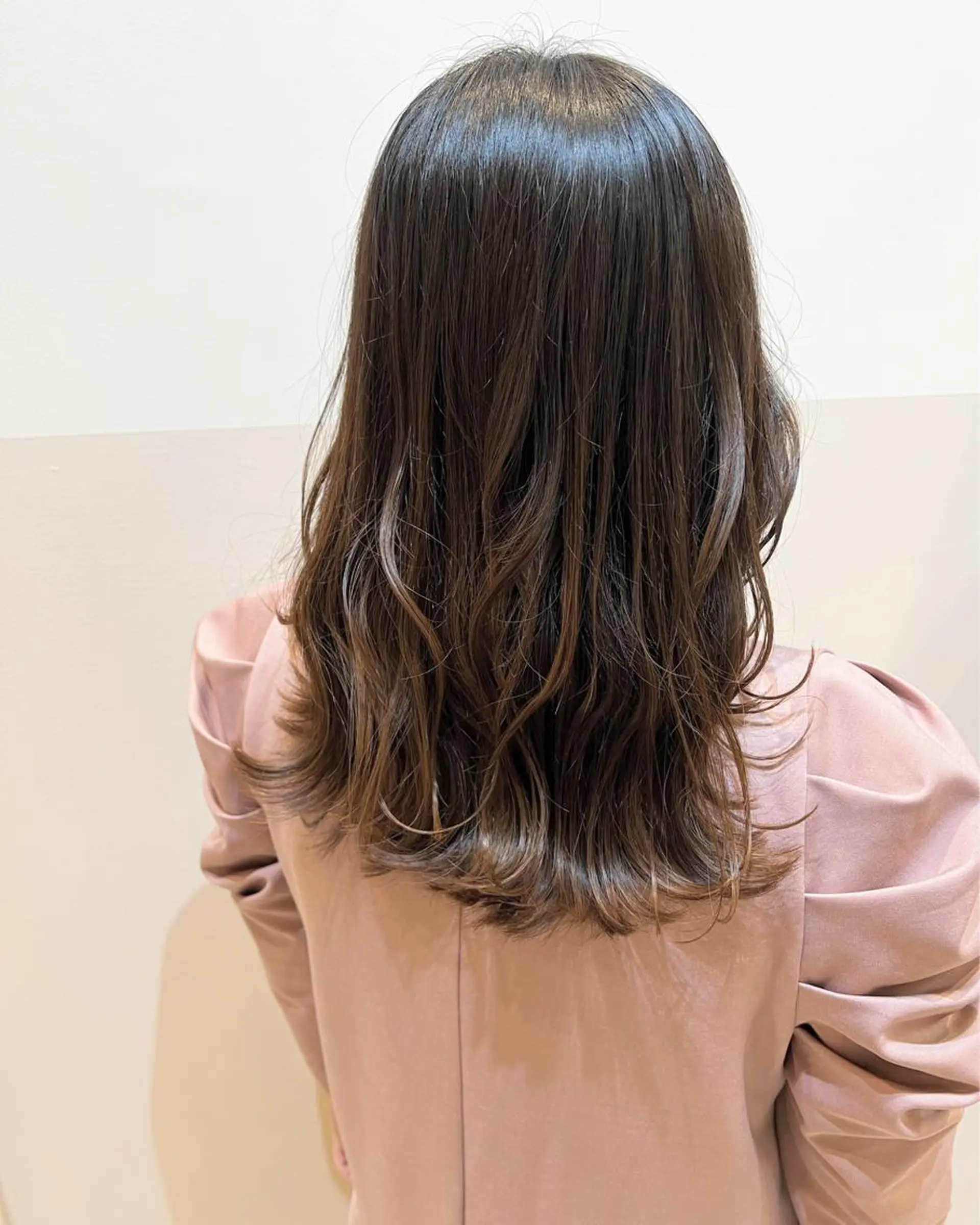 セミロング ヨシンモリ 韓国風ヘア 外ハネヘア トリートメント 下山 大智のヘアスタイル