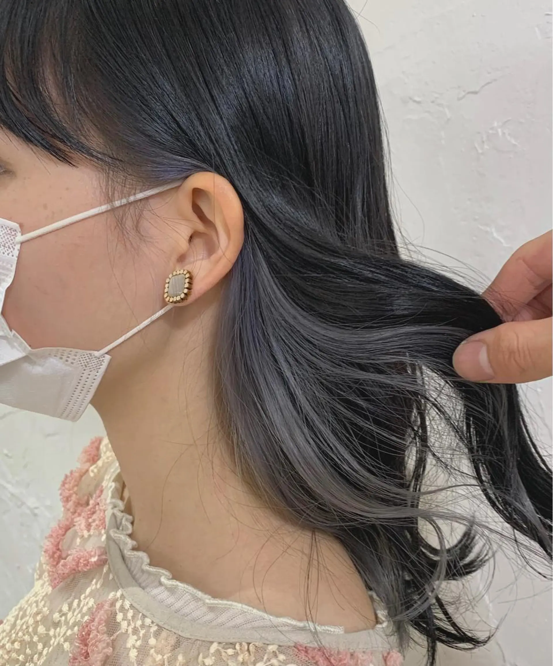 ミディアム カラー 小原 慧美のヘアスタイル