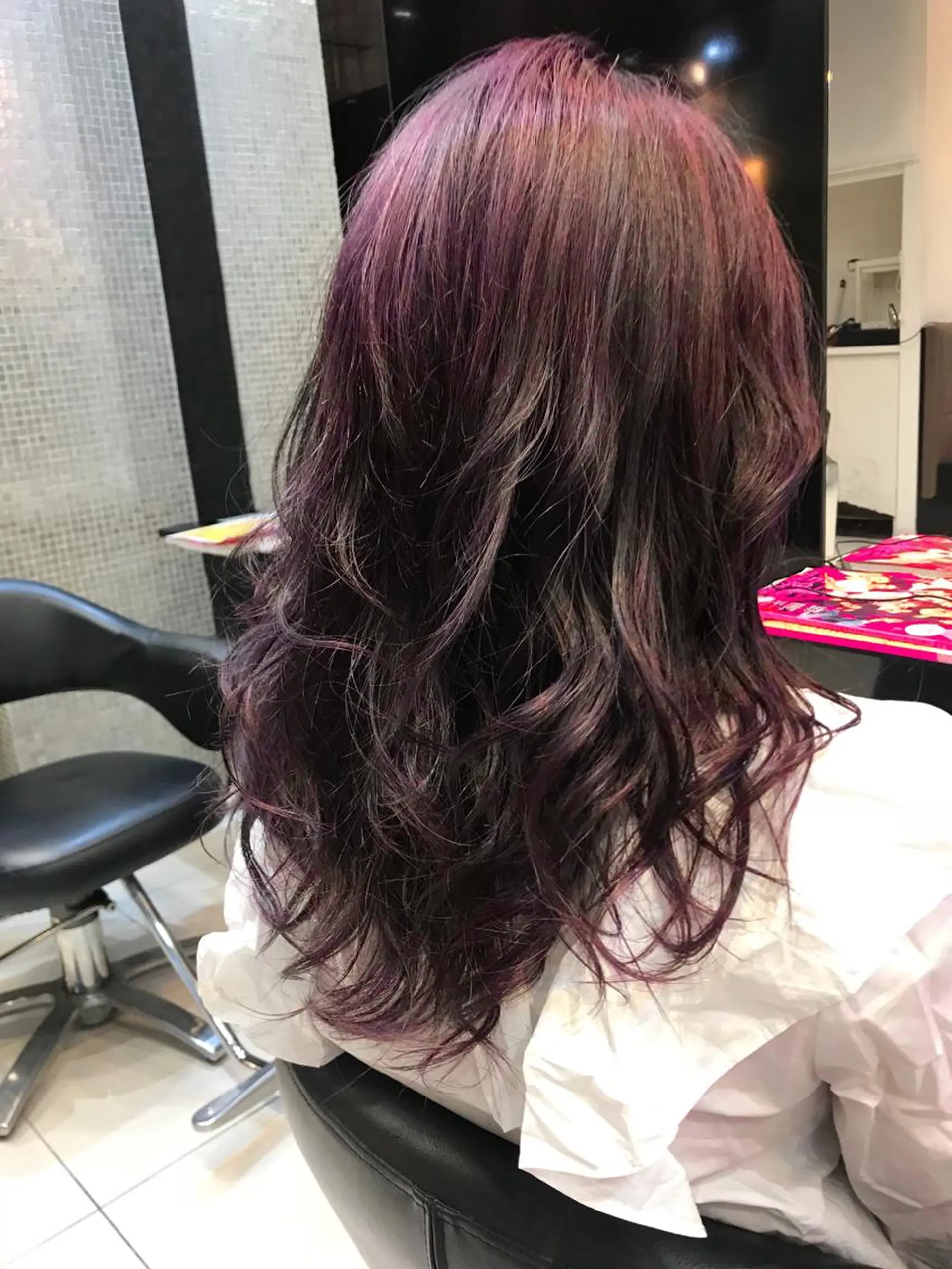 セミロング カラー ✨ハイトーン✨透明感 ✨生神　優季のヘアスタイル