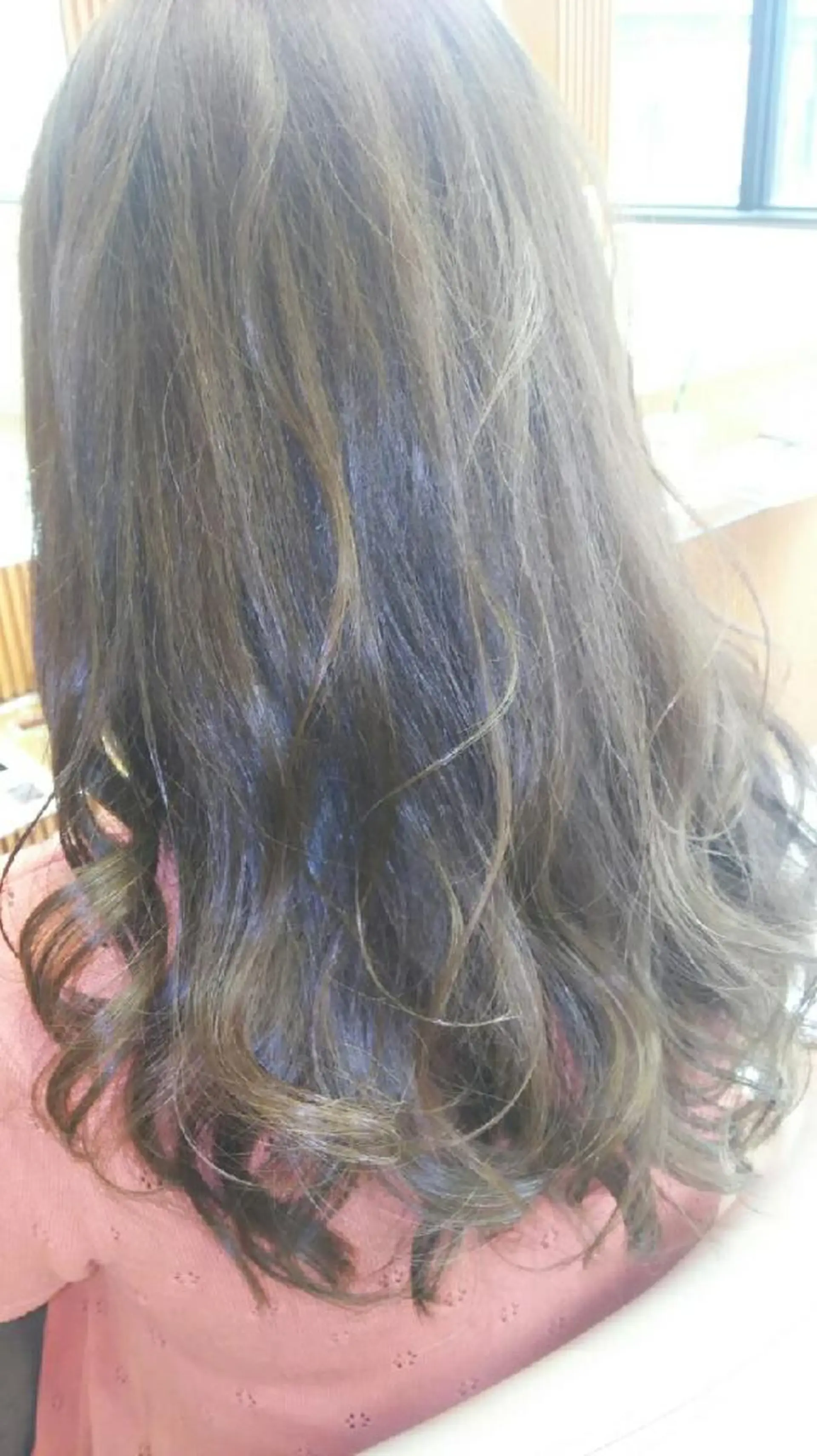 ロング カラー グレージュ ハイライトカラー ハイライト 脇田 雄大のヘアスタイル