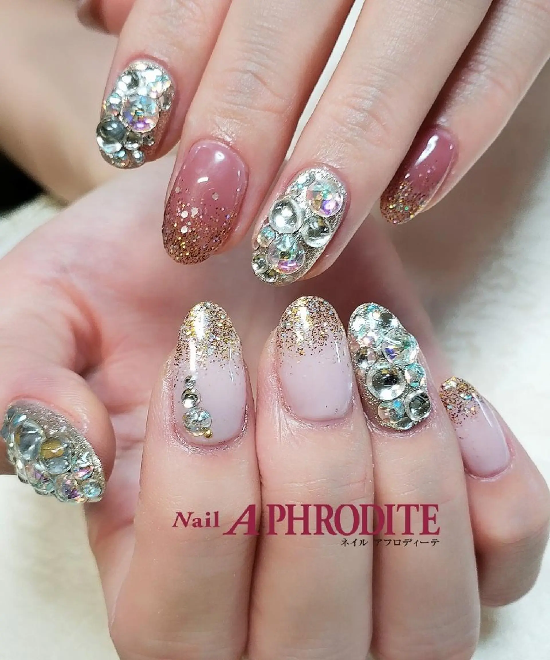 ネイル キラキラネイル Nail  Aphroditeのネイルデザイン