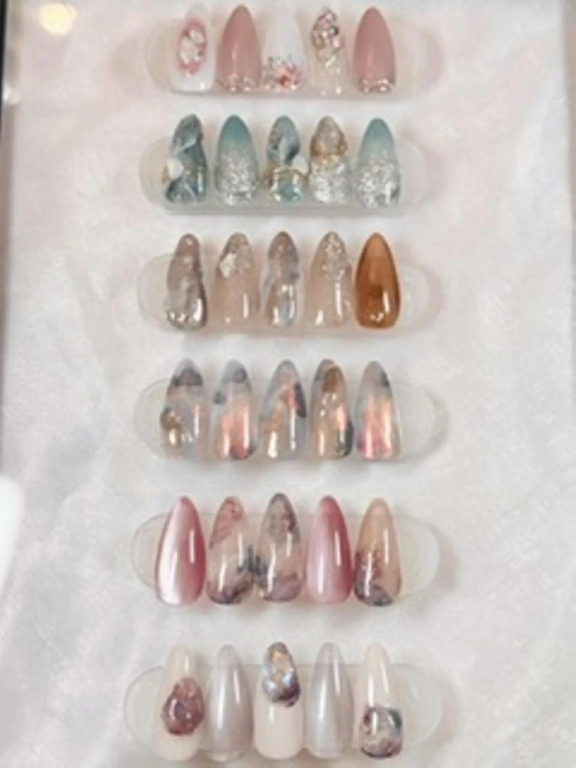 ネイル Nailsalon Charis.yuのネイルデザイン