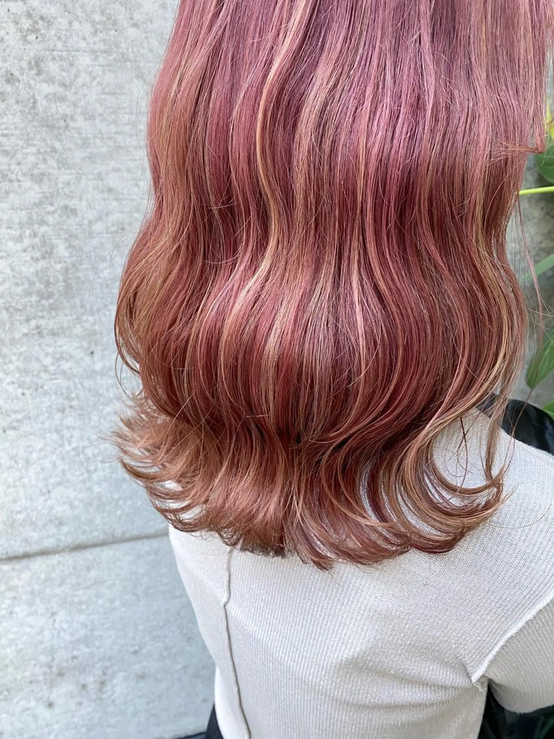 セミロング カラー ハイライトカラー ハイライト ヨシンモリ 韓国風ヘア clomus所属・YUKA艶髪 🌸寛ぎ部屋のヘアスタイル