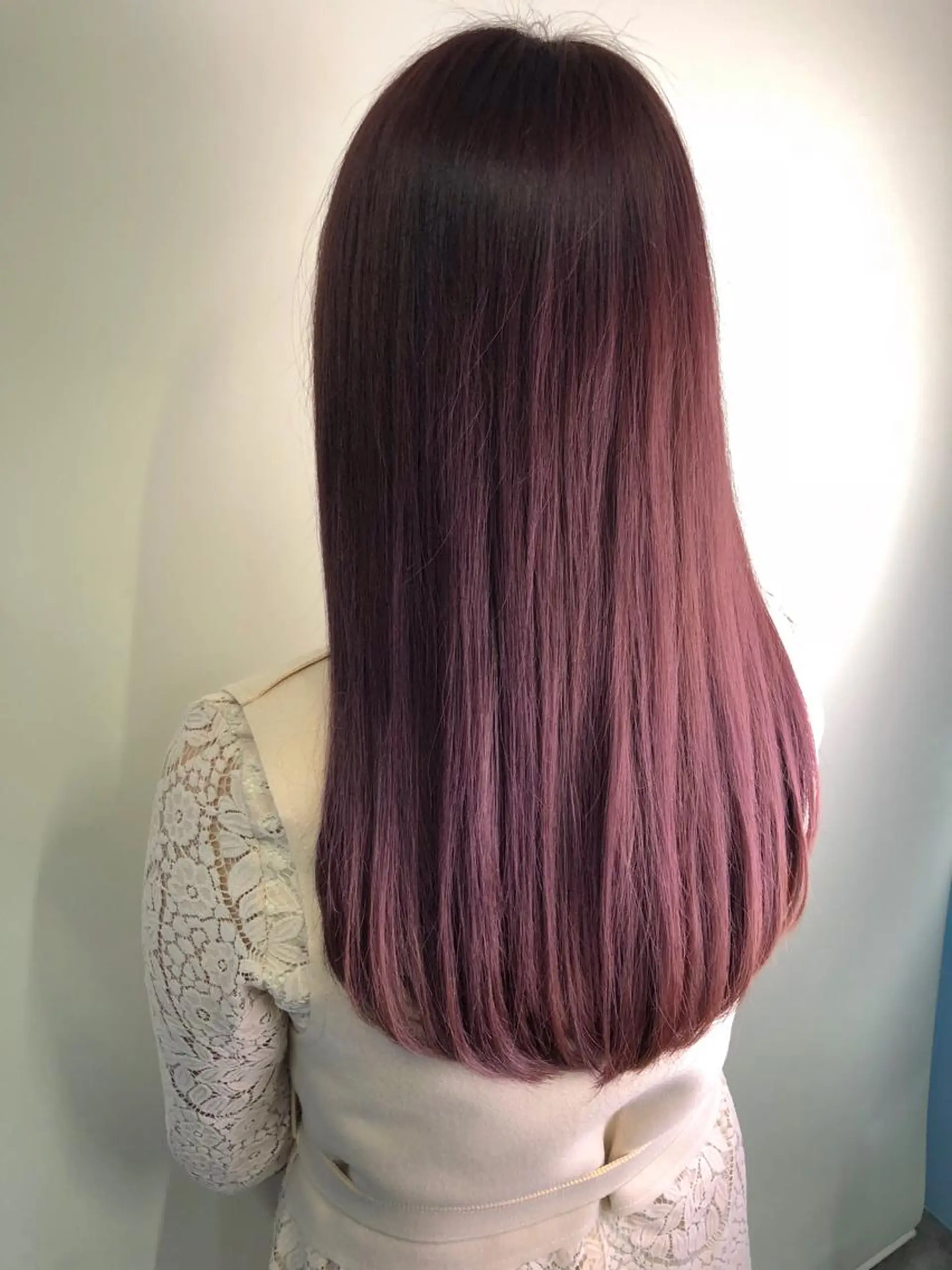 ロング カラー ピンクカラー バイオレットカラー バイオレットピンク カット ヘアカラー トリートメント _WHITE高槻所属・_WHITE高槻店 yusukeのヘアスタイル