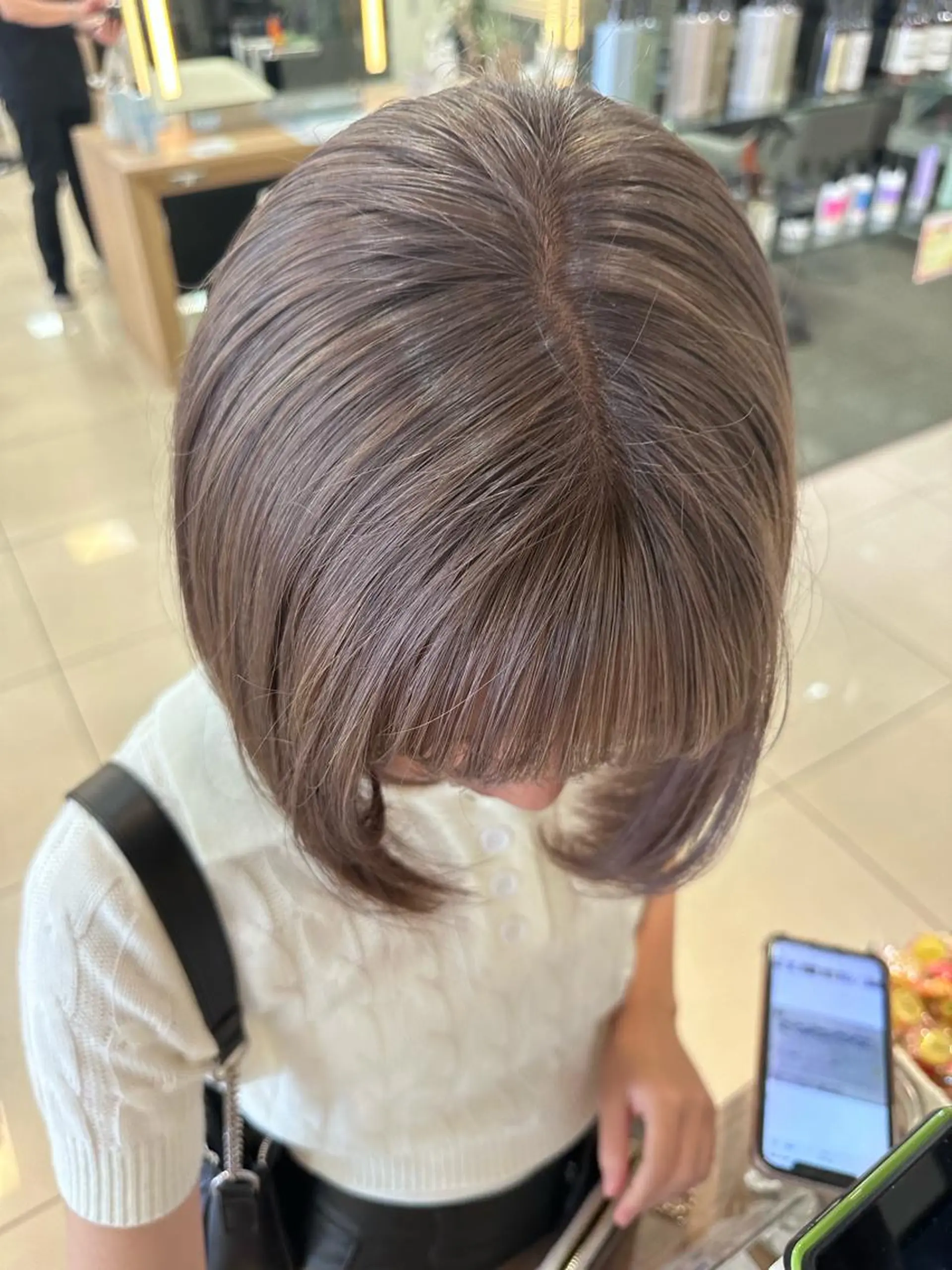 カラー シルバー ブリーチカラー/ベー ジュ/Hono🦖のヘアスタイル