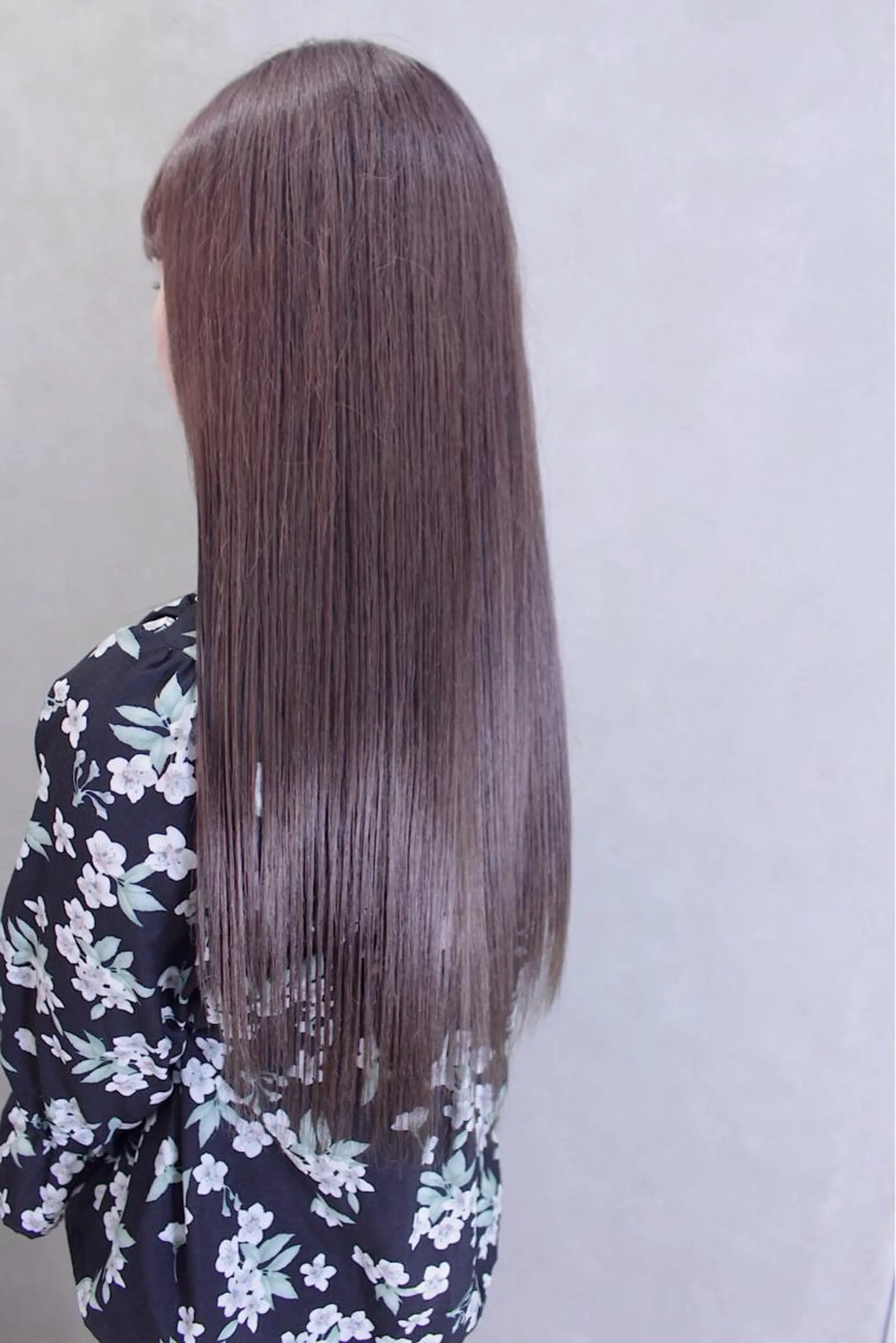 ロング カラー ヘアアレンジ ベージュカラー ラベンダーカラー ラベンダーベージュ ヘアカラー トリートメント lani ブリーチ /ダブルカラーのヘアスタイル