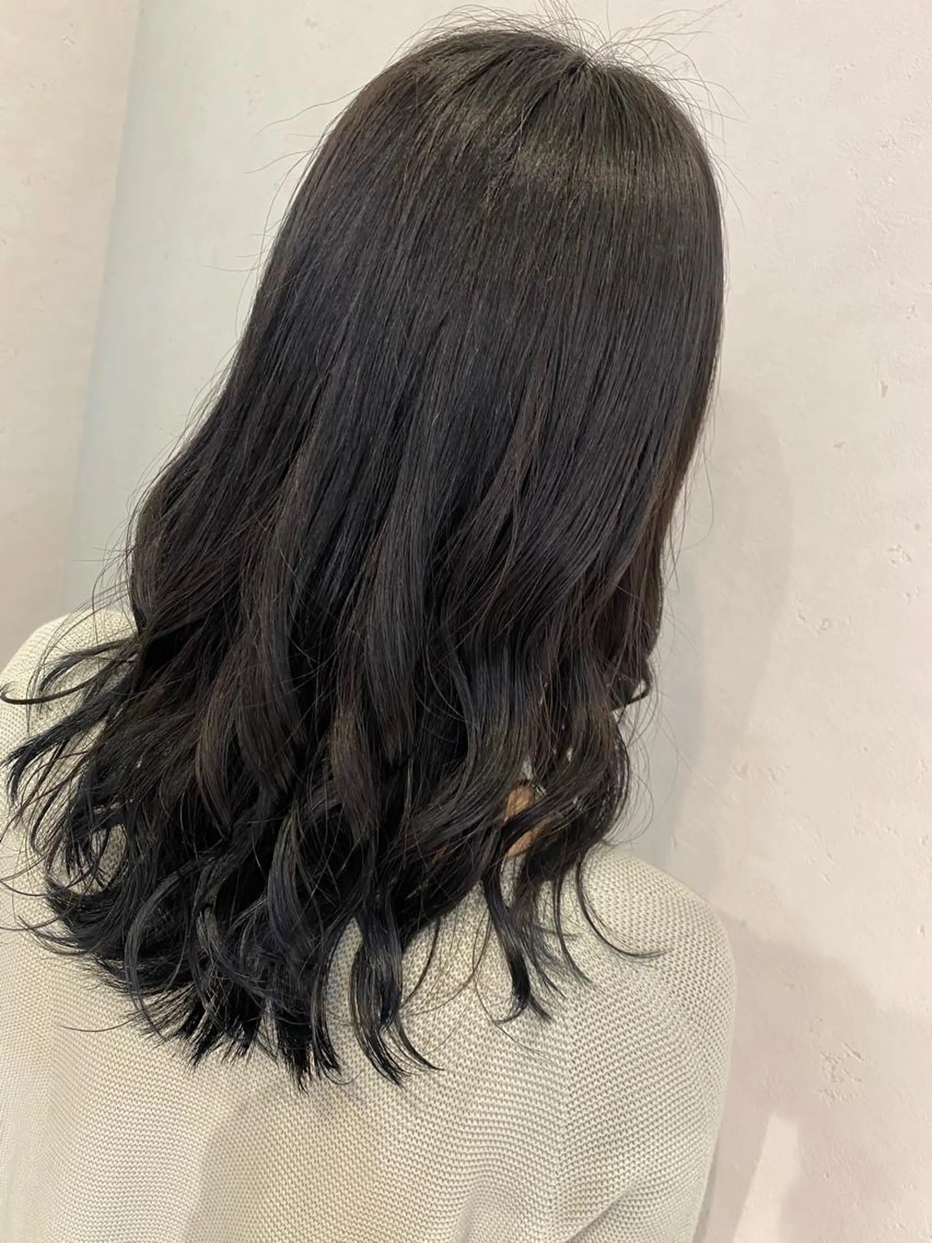 セミロング 丸山 明日香のヘアスタイル