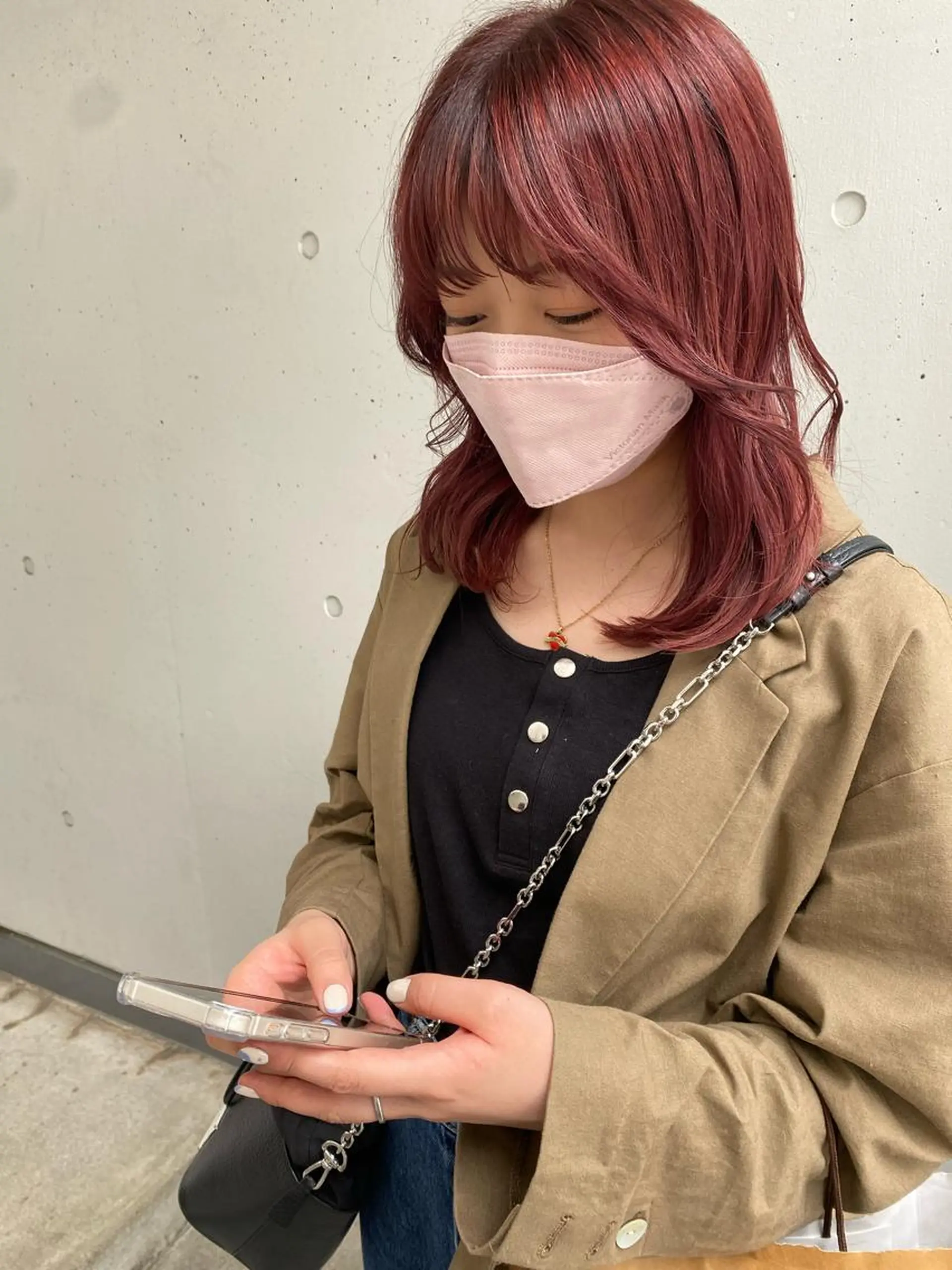 セミロング カラー カシス ピンクカラー くびれヘア 顔まわりレイヤー レイヤーカット お任せヘア☘️☘️ 及川渚のヘアスタイル