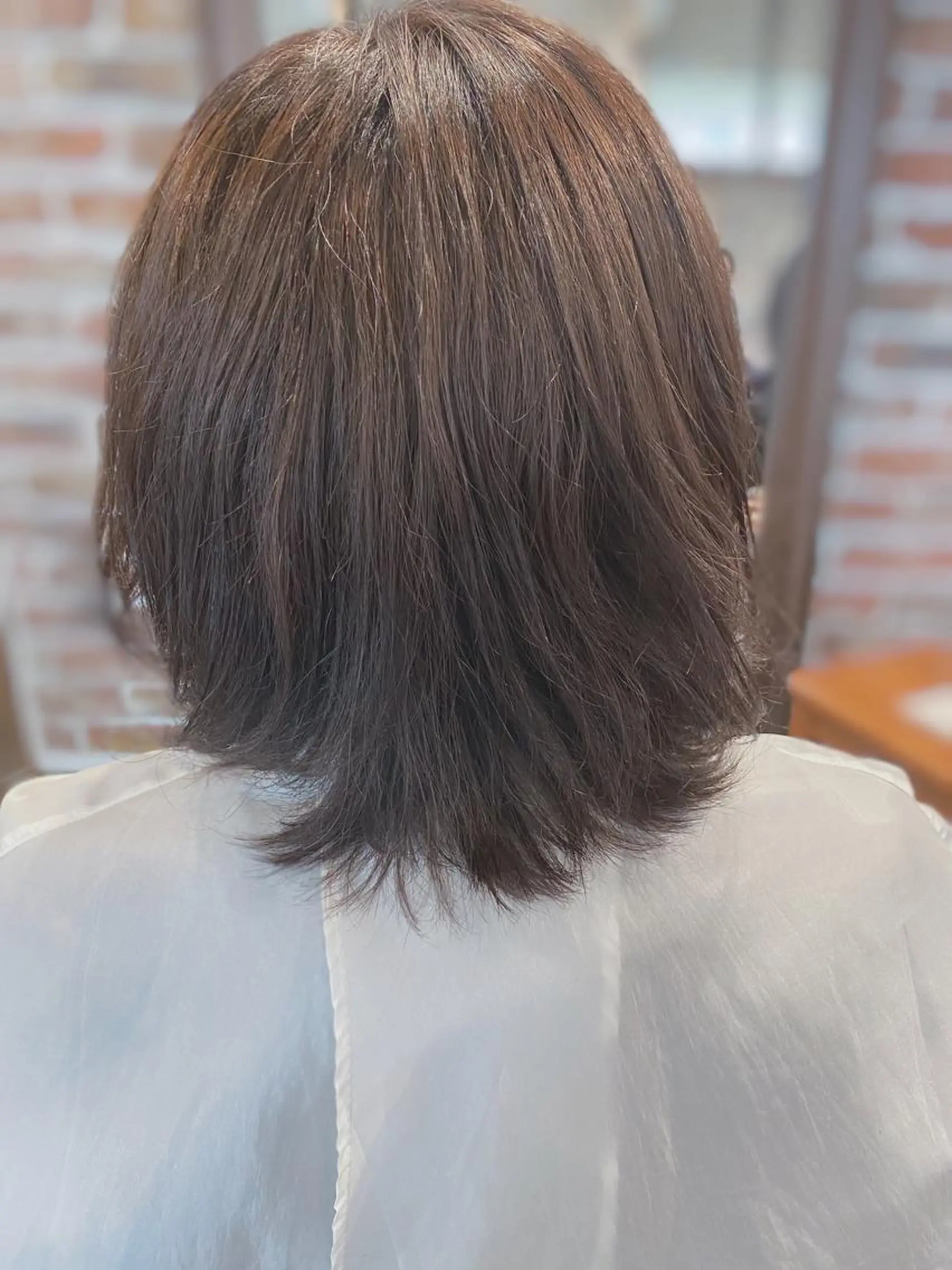 ショート カラー アッシュ ベージュカラー ハイライトカラー ハイライト ekka所属・沖田 舞衣のヘアスタイル